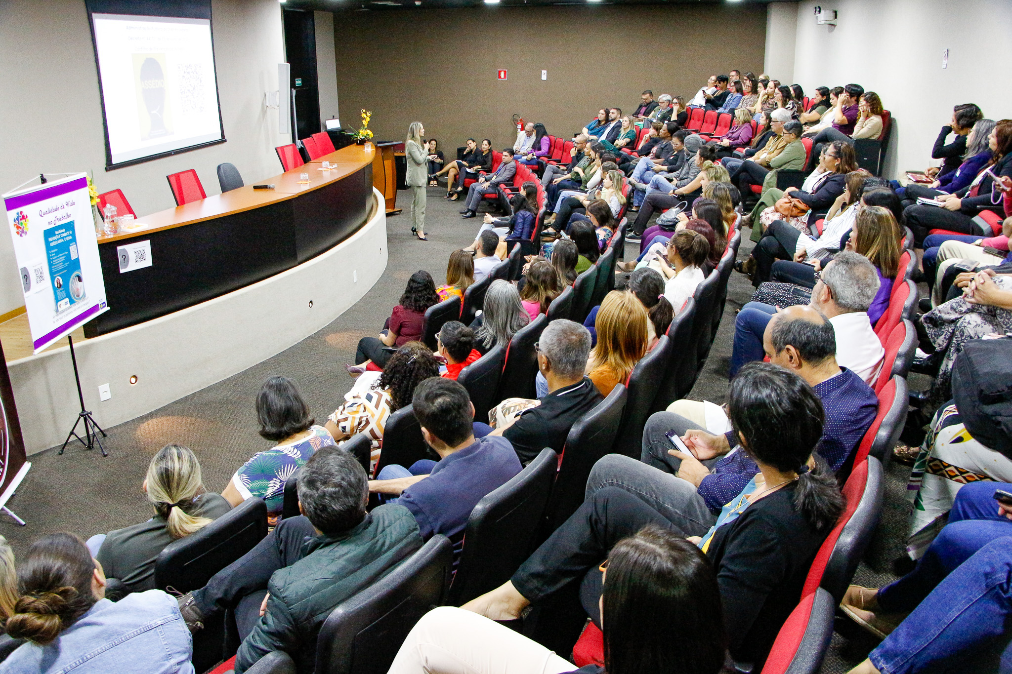 Servidores debatem combate ao assédio moral e sexual