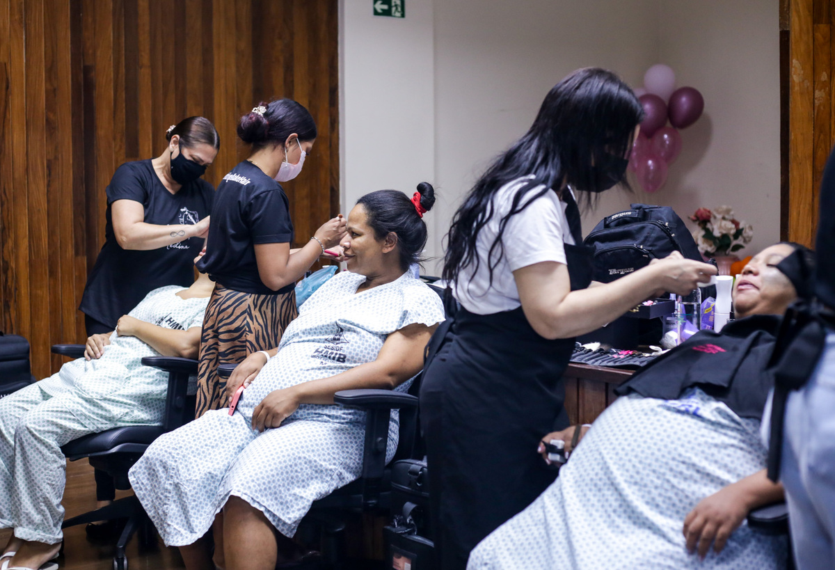 Emoção, serviços e troca de experiência marcam Dia das Mães no Hmib