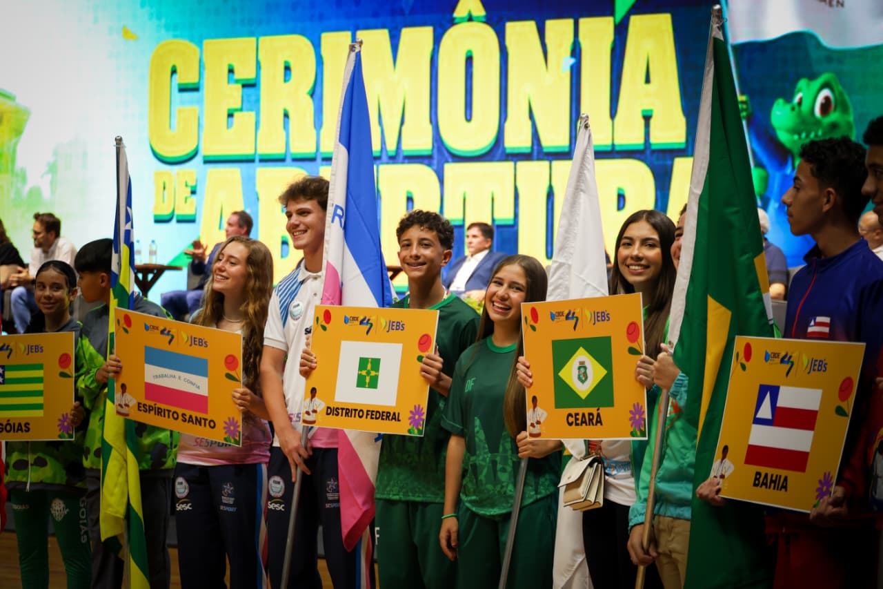 Atletas do DF participam da cerimônia de abertura dos Jogos Escolares Brasileiros