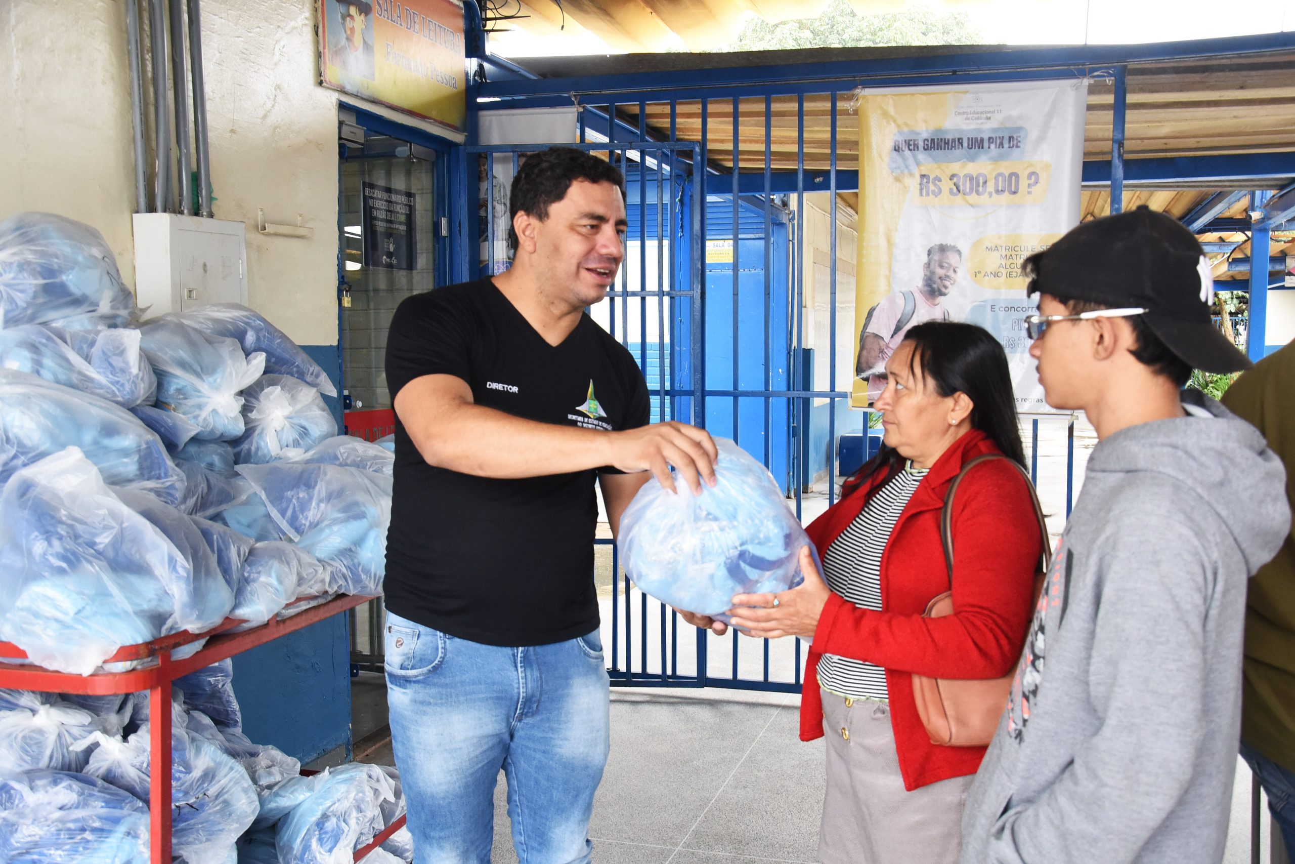 GDF já distribuiu mais de 1 milhão de peças de uniformes para alunos da rede pública