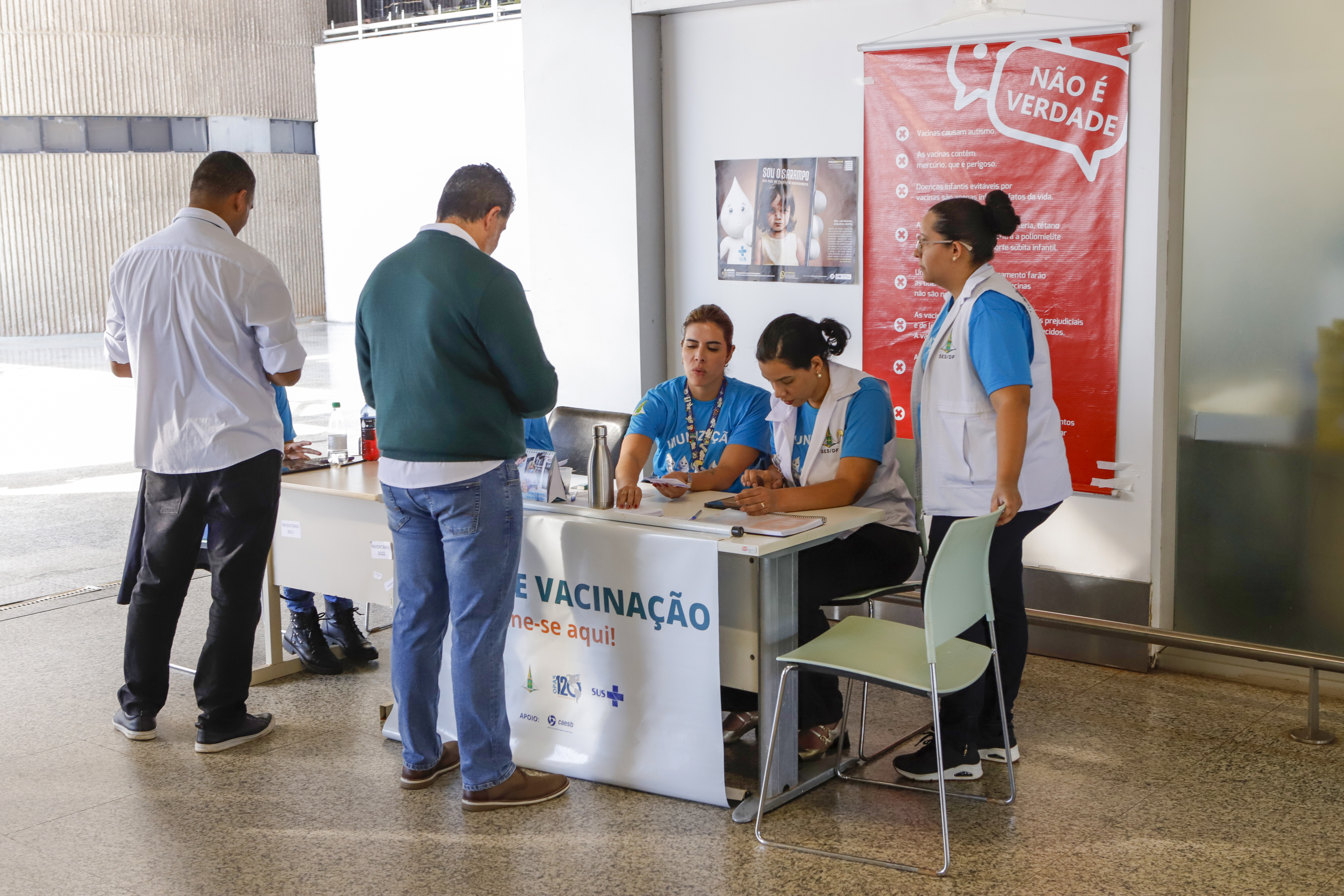 Parceria leva vacinação a passageiros e funcionários do Aeroporto de Brasília