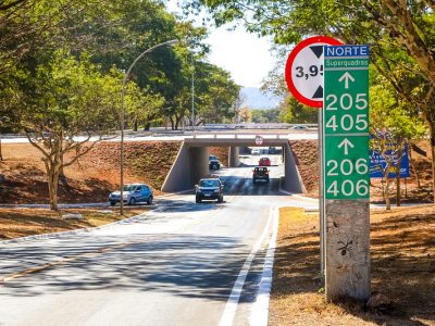 Placas de Brasília são reconhecidas internacionalmente. Você sabe diferenciá-las?