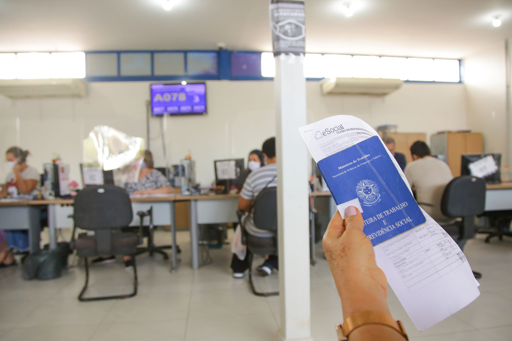 Distrito Federal cria mais de 43 mil empregos em 12 meses e lidera variação relativa no Centro-Oeste