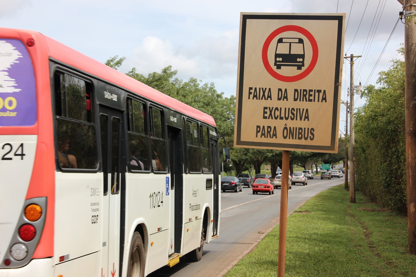 Circulação de veículos funerários em faixas exclusivas urbanas é liberada no DF