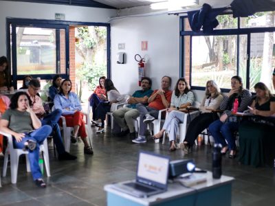Adolescentro promove palestras contra abuso e exploração sexual de jovens
