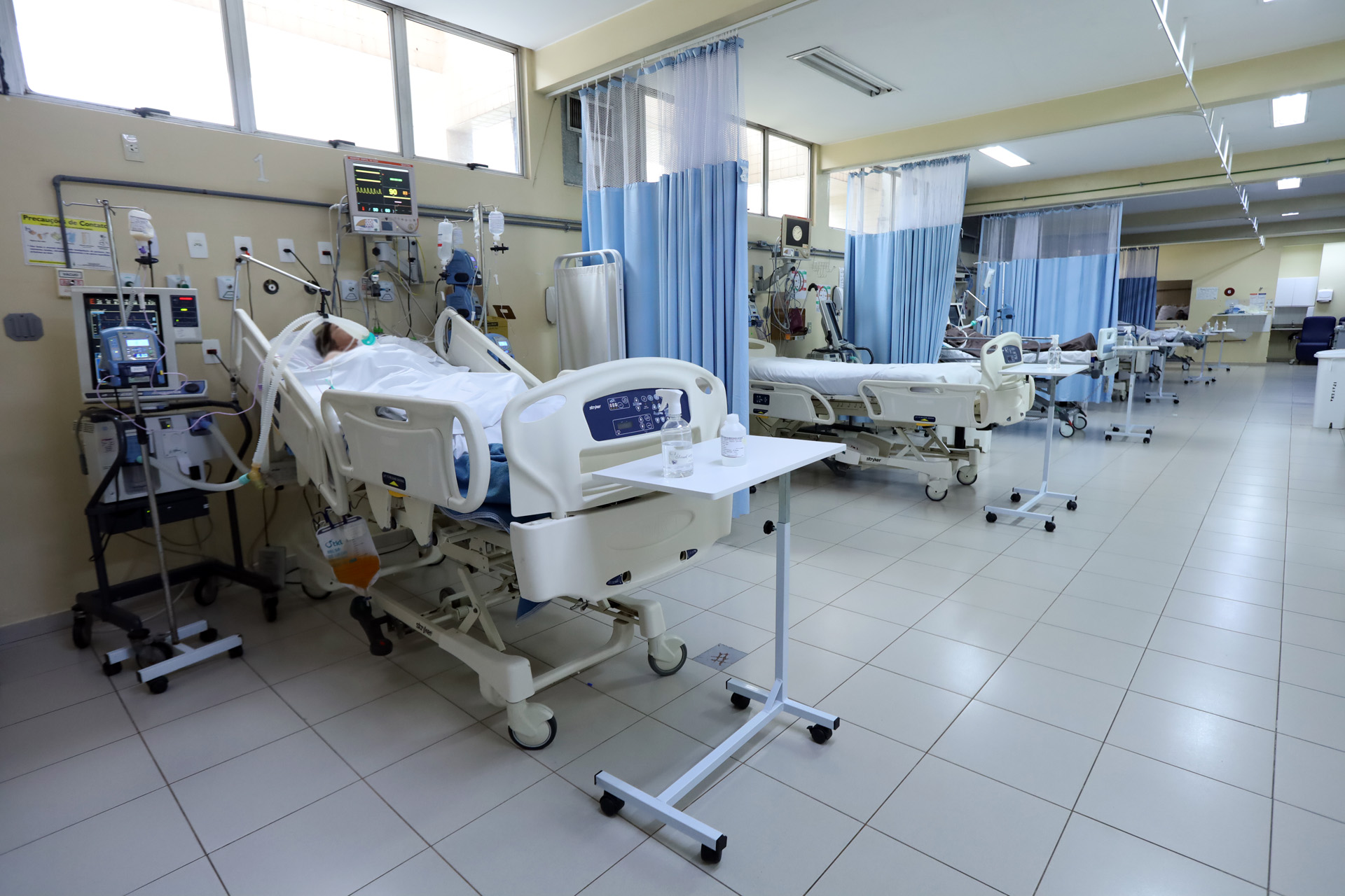 GDF contrata 65 leitos de UTI para atender rede pública de saúde