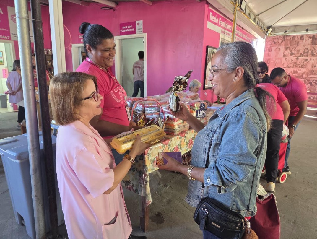 Rede Feminina leva alimentos e acolhimento a pacientes com câncer no Hospital de Base