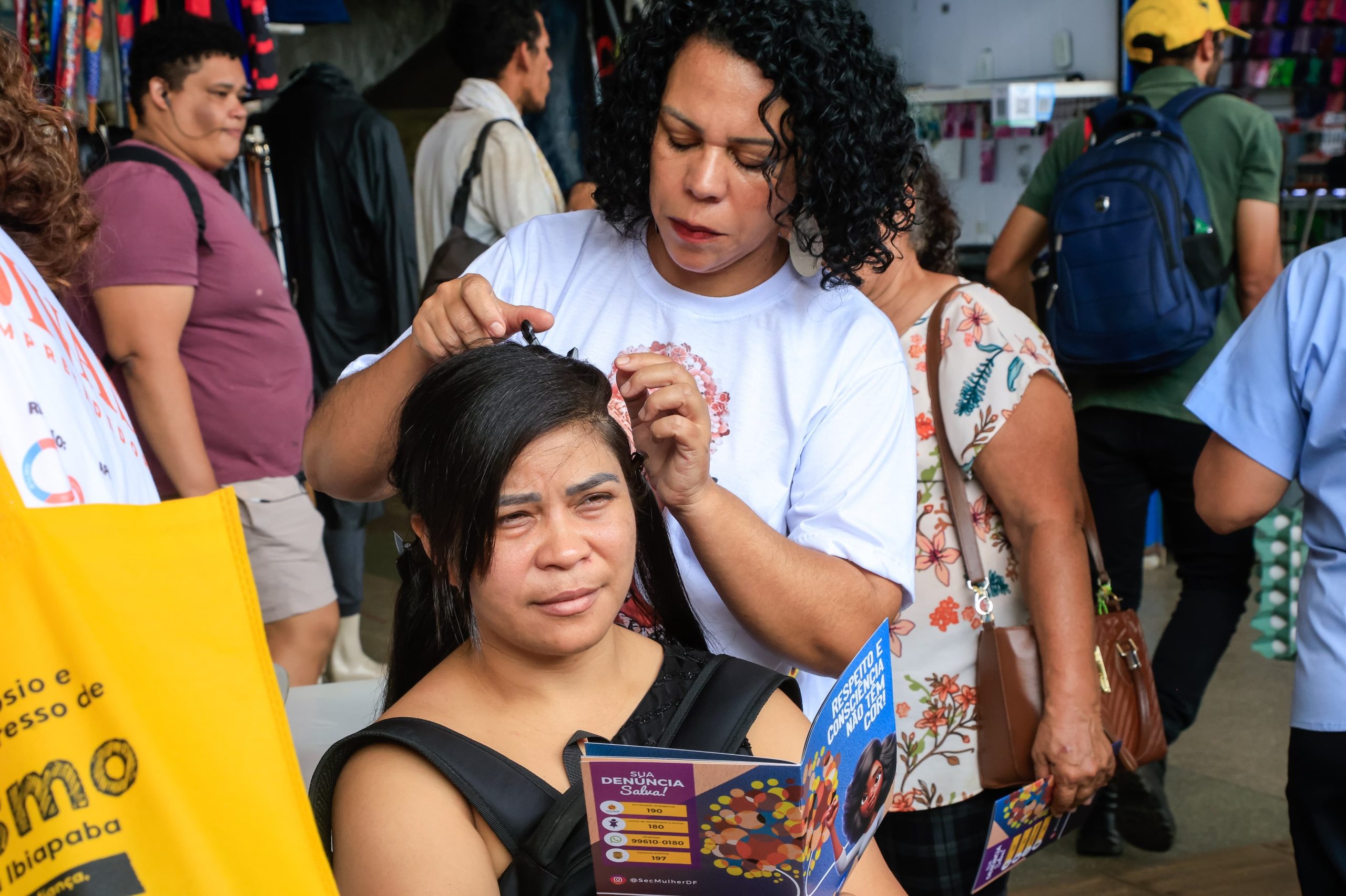 Evento na Rodoviária oferece serviços para mulheres e defende inclusão social