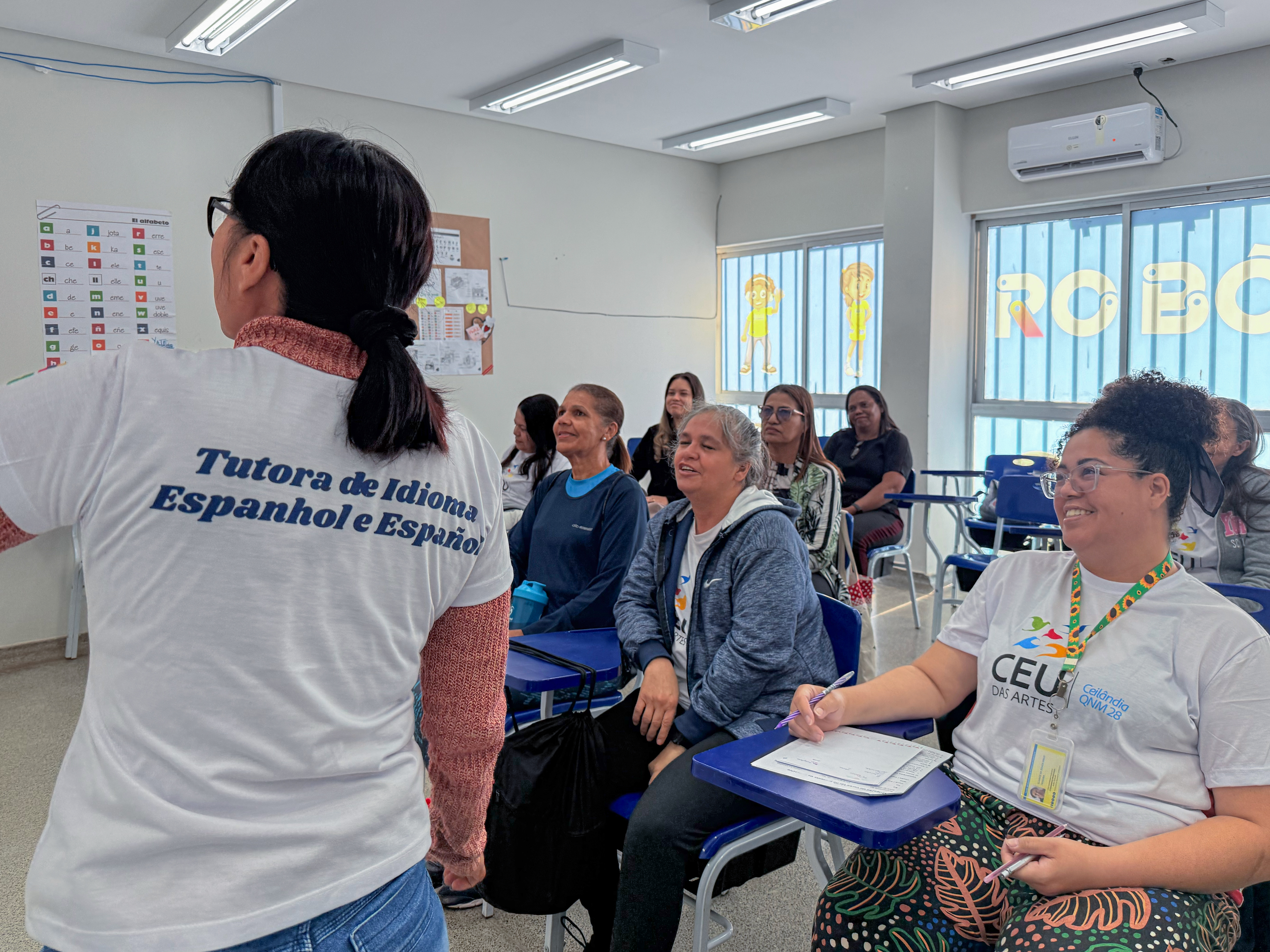CEU das Artes de Ceilândia oferece curso gratuito de espanhol com professoras refugiadas da Venezuela