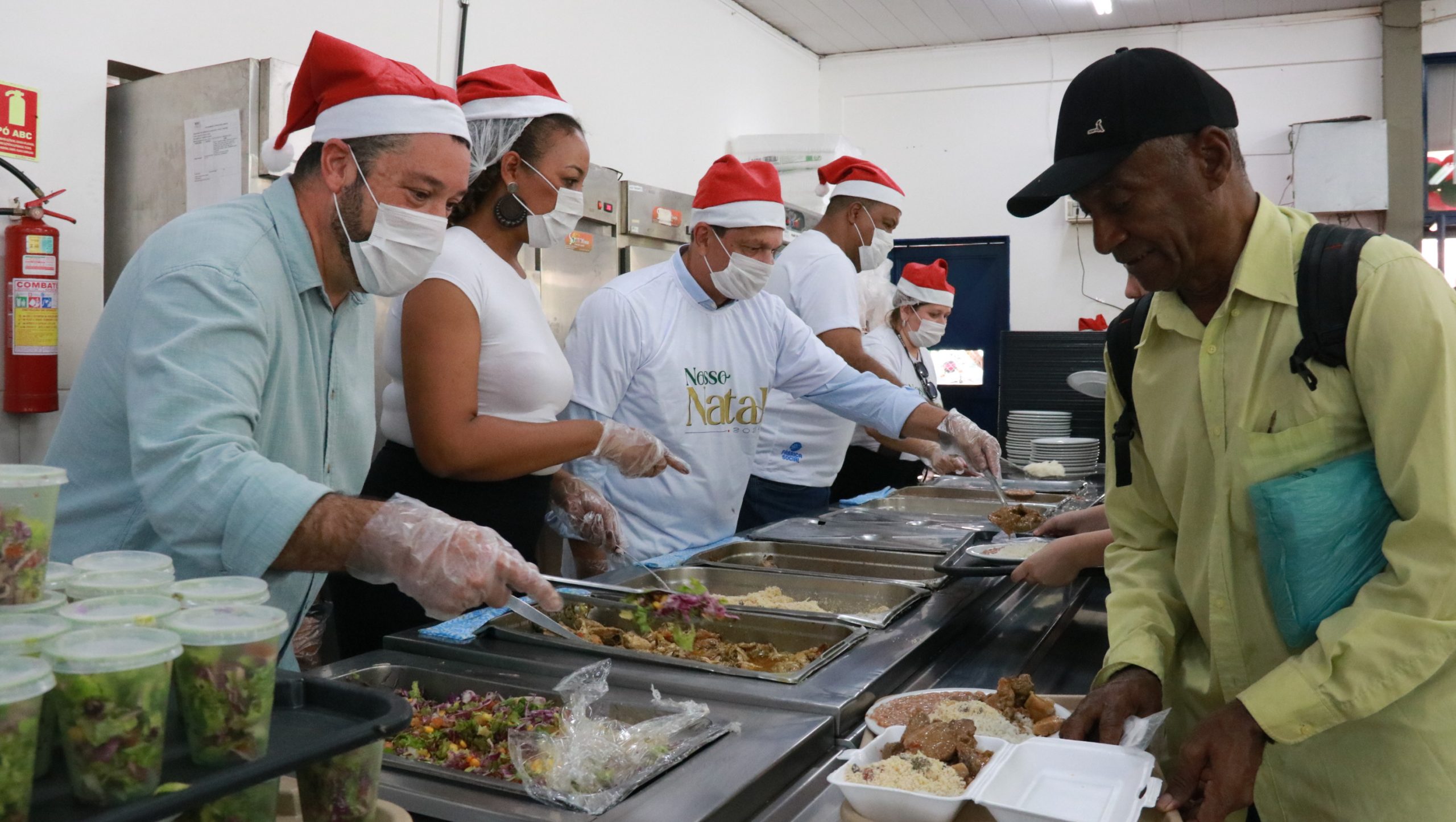 Nosso Natal oferece almoço especial a R$ 1 para mais de 3 mil moradores do Itapoã