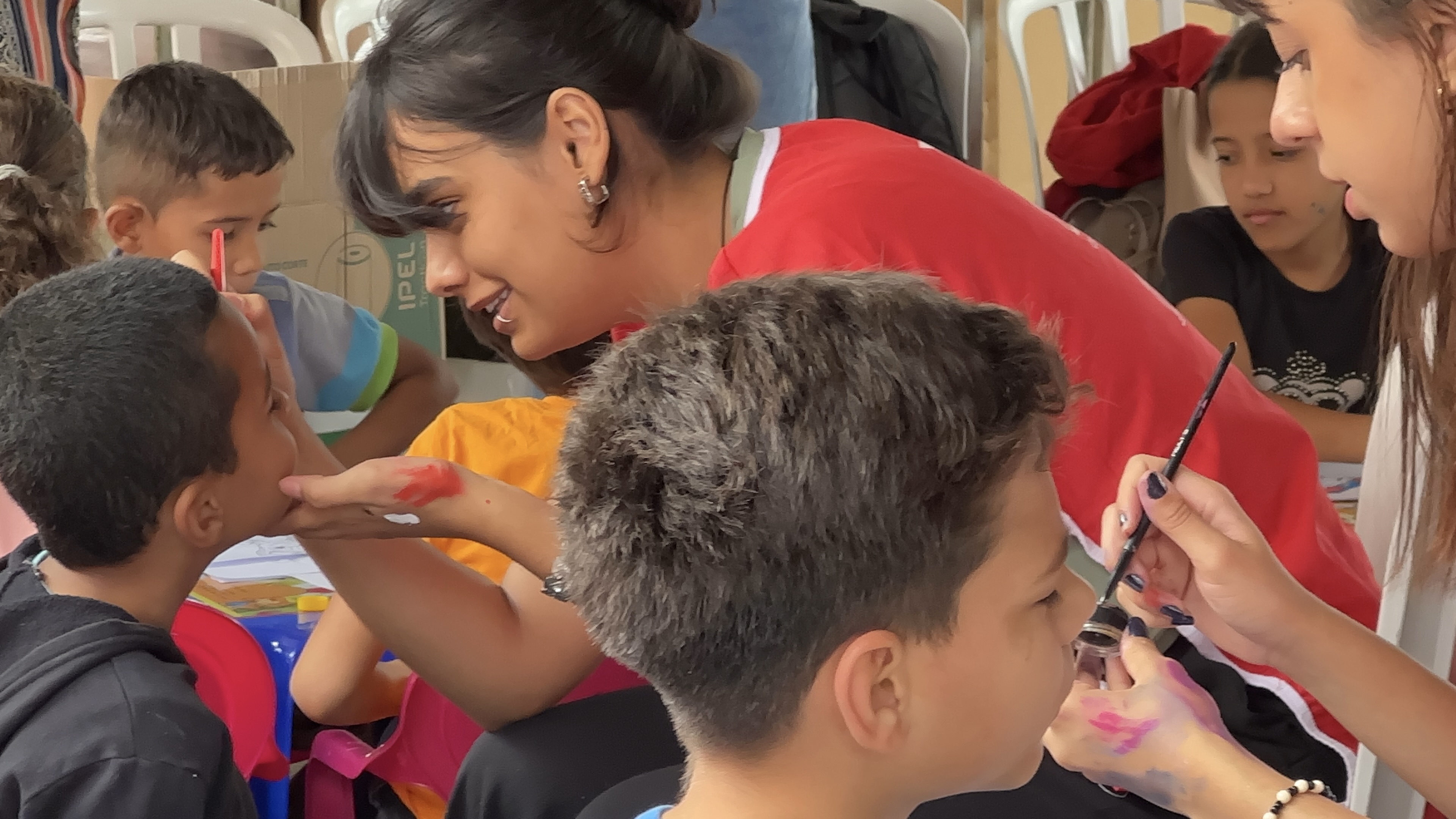 Ação social leva serviços e diversão à comunidade de Ceilândia