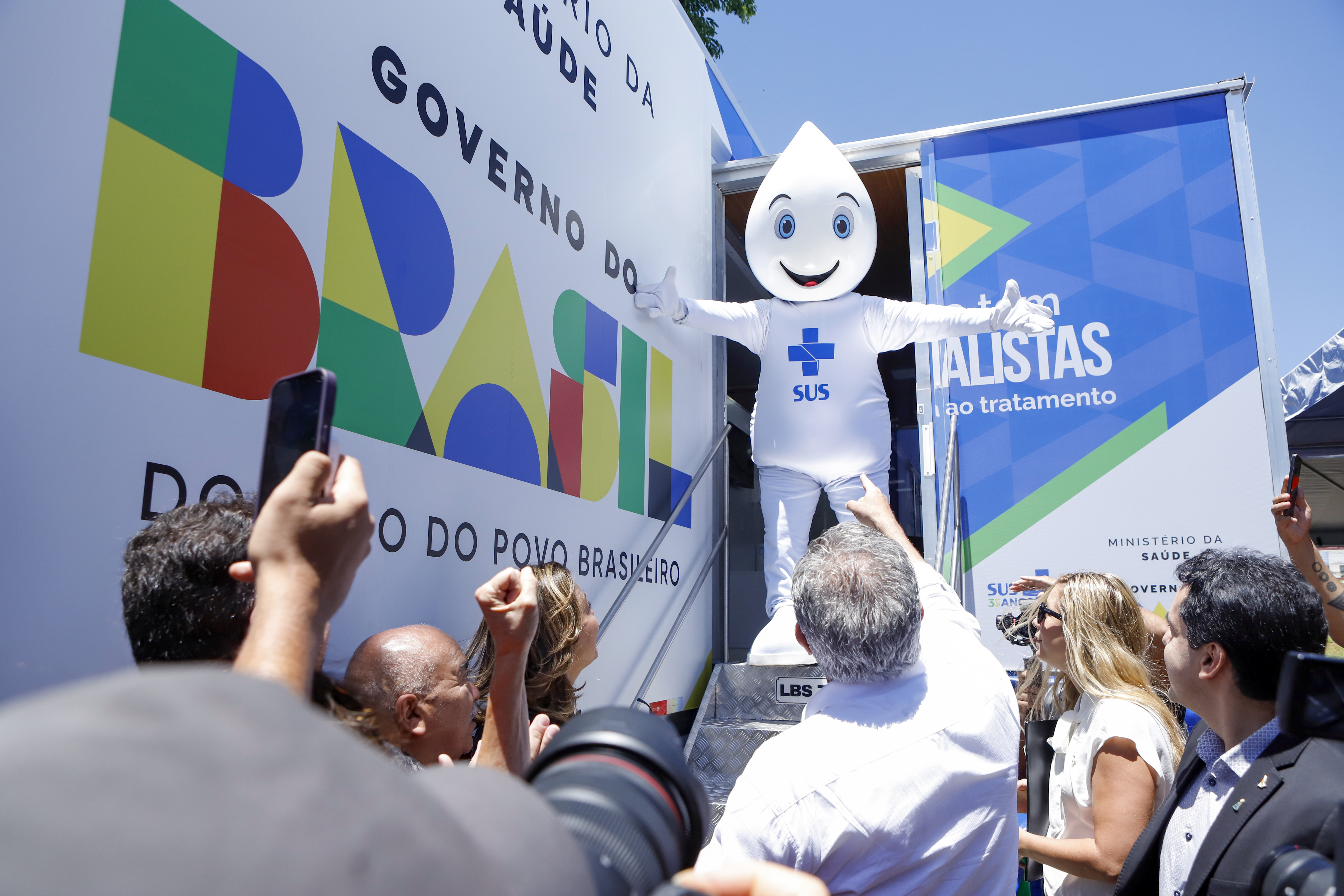 Carretas de saúde ampliam assistência especializada no DF