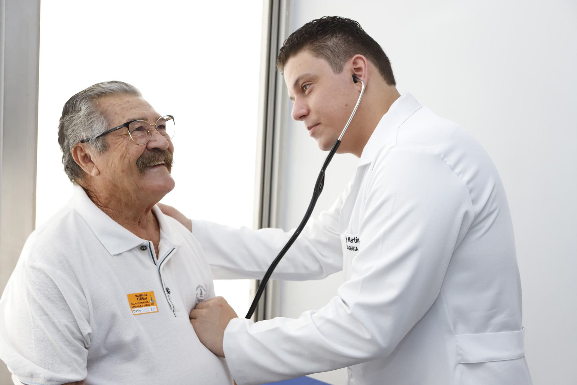 Campanha Maio Vermelho é instituída no DF para reforçar prevenção ao AVC