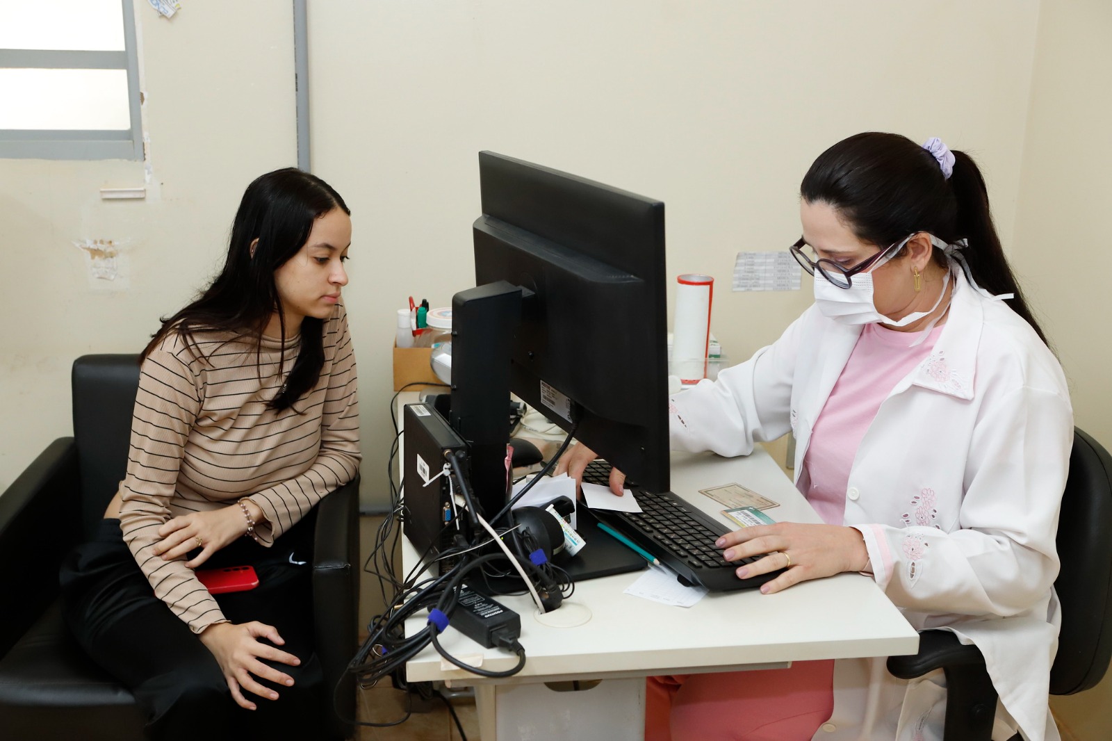 Ação leva inserção de DIU e exames a mulheres do Morro da Cruz, em São Sebastião