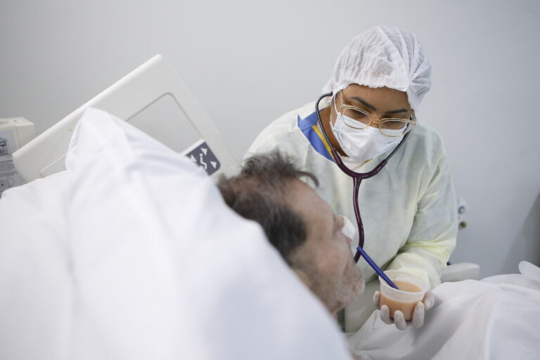 IgesDF abre processo seletivo para analista de contratos e fonoaudiólogo