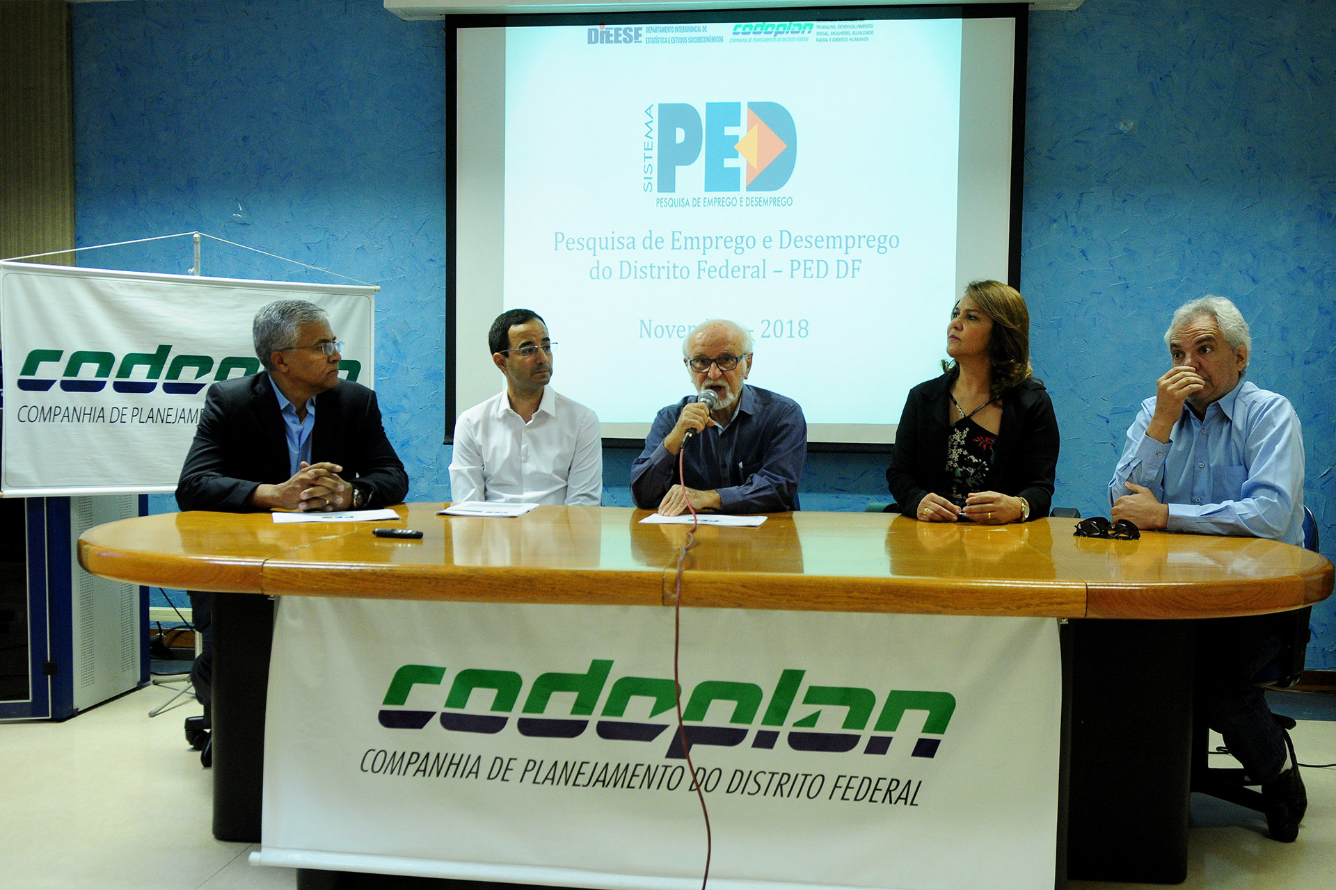 A taxa de desemprego total no Distrito Federal passou de 18,4% em outubro para 18,5% em novembro deste ano. Os dados constam na Pesquisa de Emprego e Desemprego (PED) 2018 divulgada nesta quarta-feira (19).