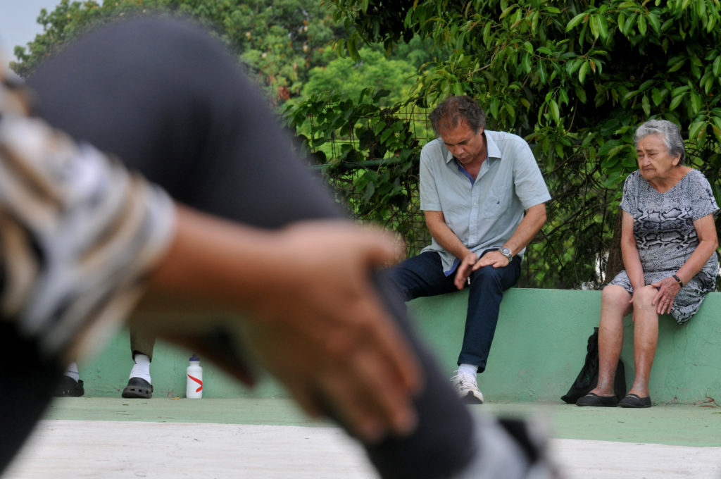 O Centro de Referência em Práticas Integrativas em Saúde, em Planaltina, dá durante a aula de automassagem que ocorre às terças e quintas-feiras, às 8 horas.