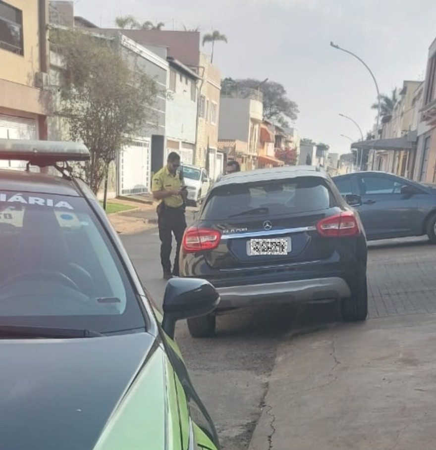 Condutor com CNH vencida é flagrado dirigindo após aula em curso de reciclagem