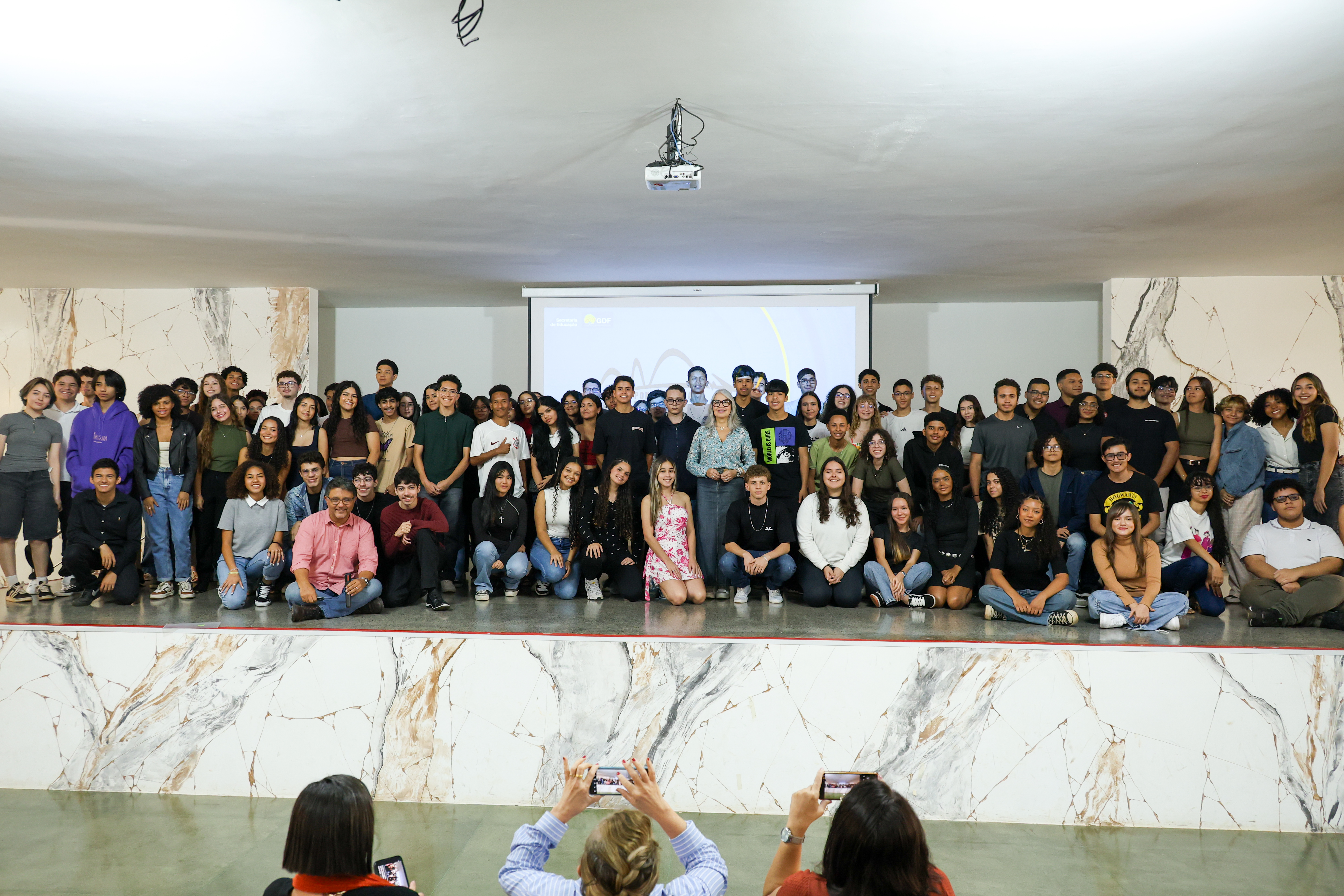 Encontro preparatório reúne estudantes selecionados para o programa Pontes para o Mundo