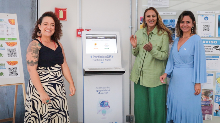Comunidade acadêmica da UnDF recebe totem itinerante do Participa DF &nbsp;