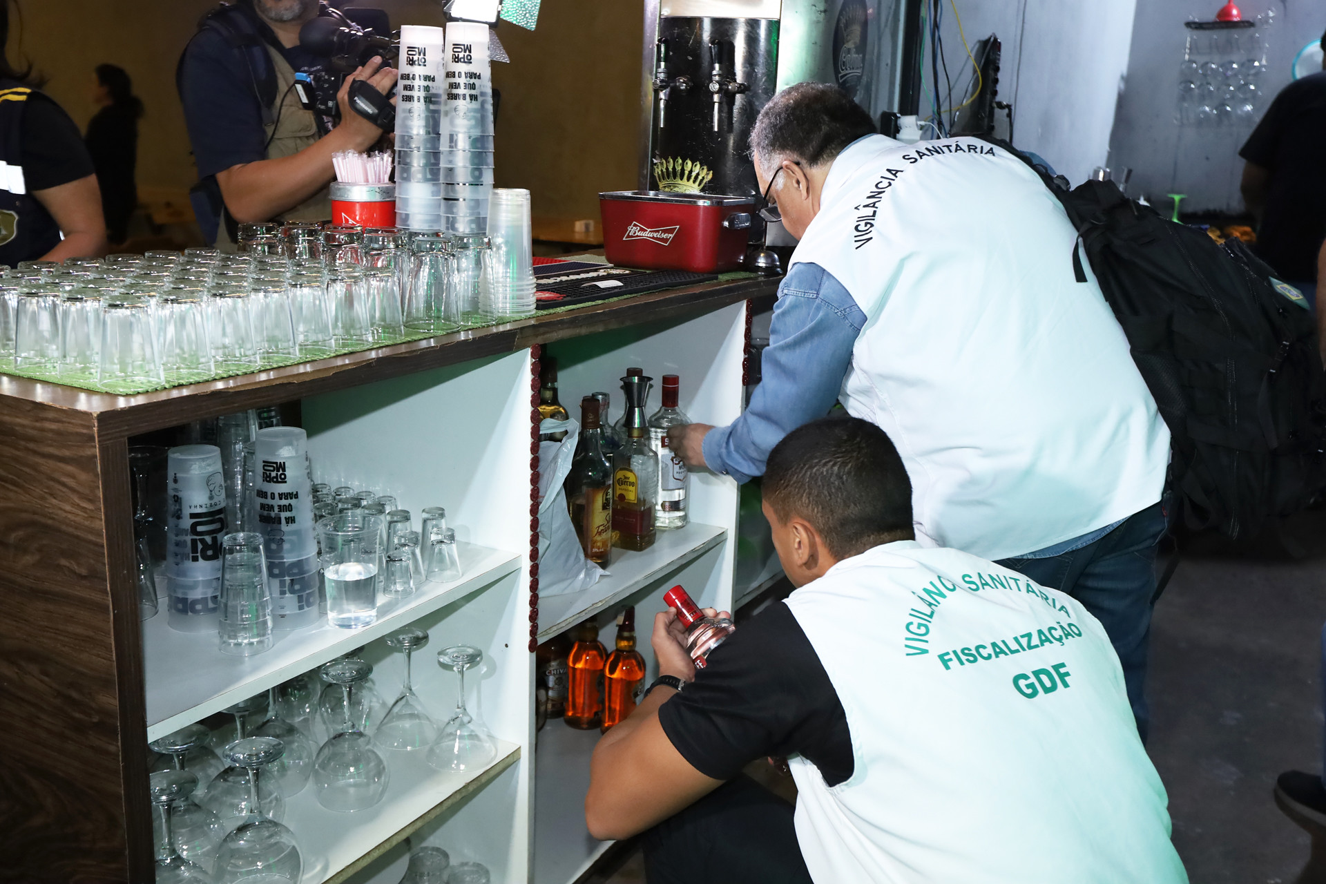 Suspeitas de intoxicação por metanol: um caso é descartado e outro segue em investigação no DF