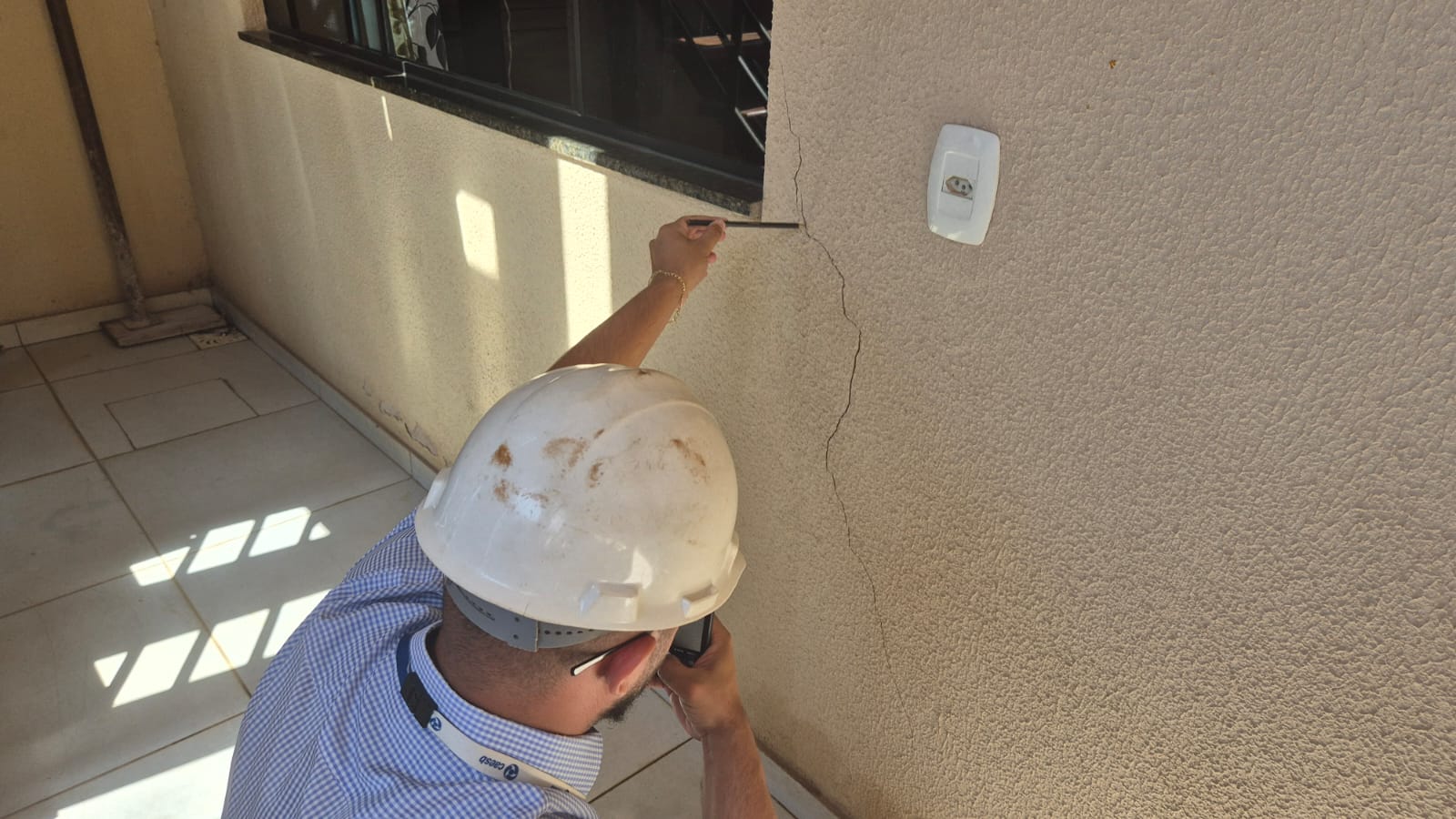 Caesb apura causa de rachaduras em casas em Planaltina
