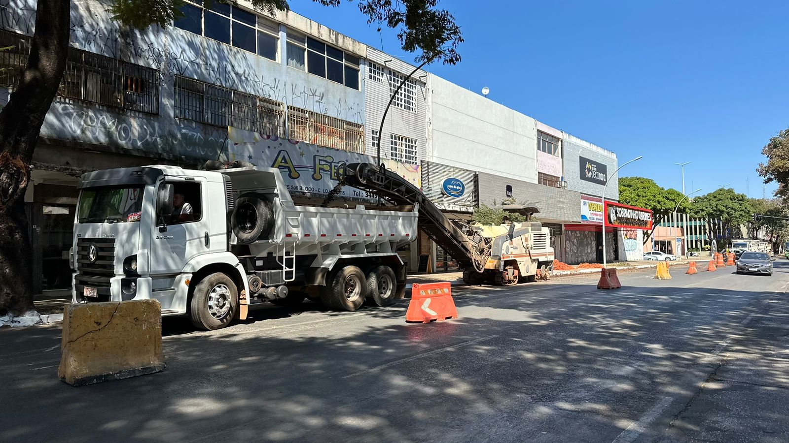 Obra de pavimentação da W3 Sul chega à quadra 507