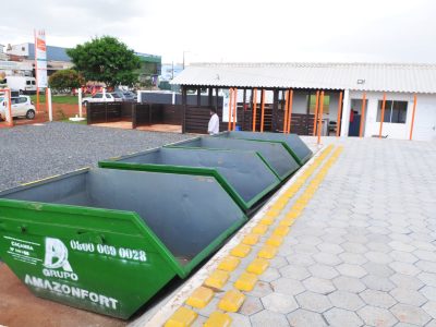 Força-tarefa retira resíduos deixados nos papa-entulhos