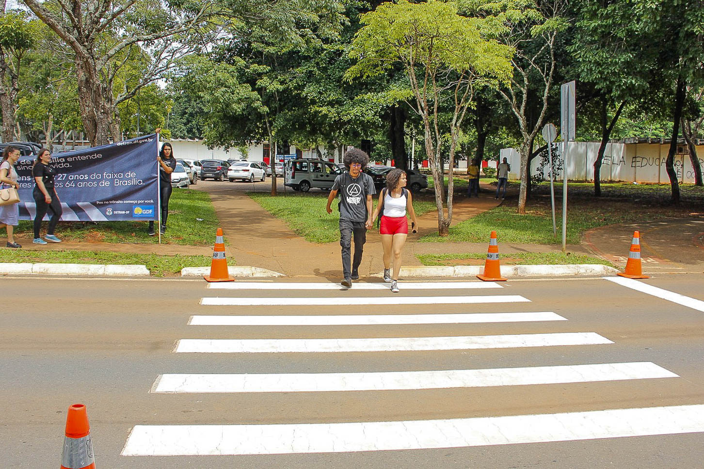 Ações educativas celebram os 27 anos da faixa de pedestres no DF