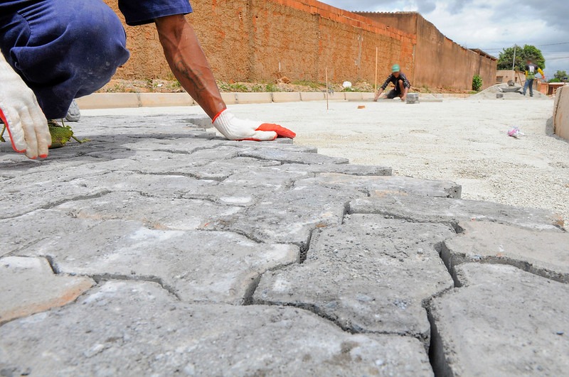 GDF inicia pavimentação no condomínio Santa Rosa, no Trecho 2 do Sol Nascente