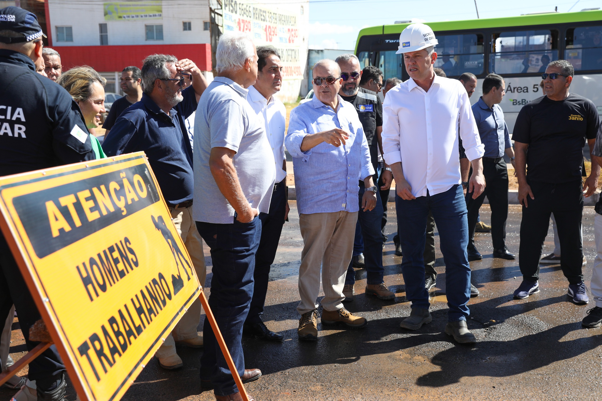 Sol Nascente tem obras de duplicação no Trecho 3 e calçamento de condomínio