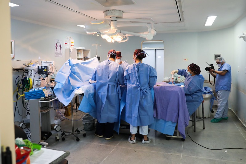 Fila das cirurgias eletivas anda graças a investimentos de ponta a ponta na Saúde