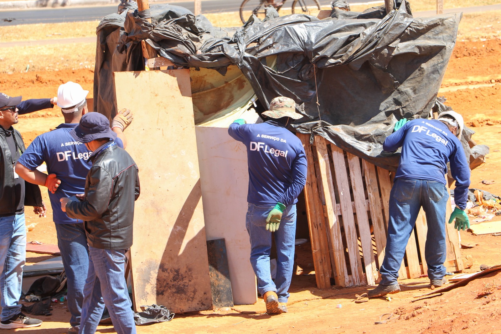 Ações coordenadas do GDF realizam atendimentos a pessoas em situação de rua de três regiões