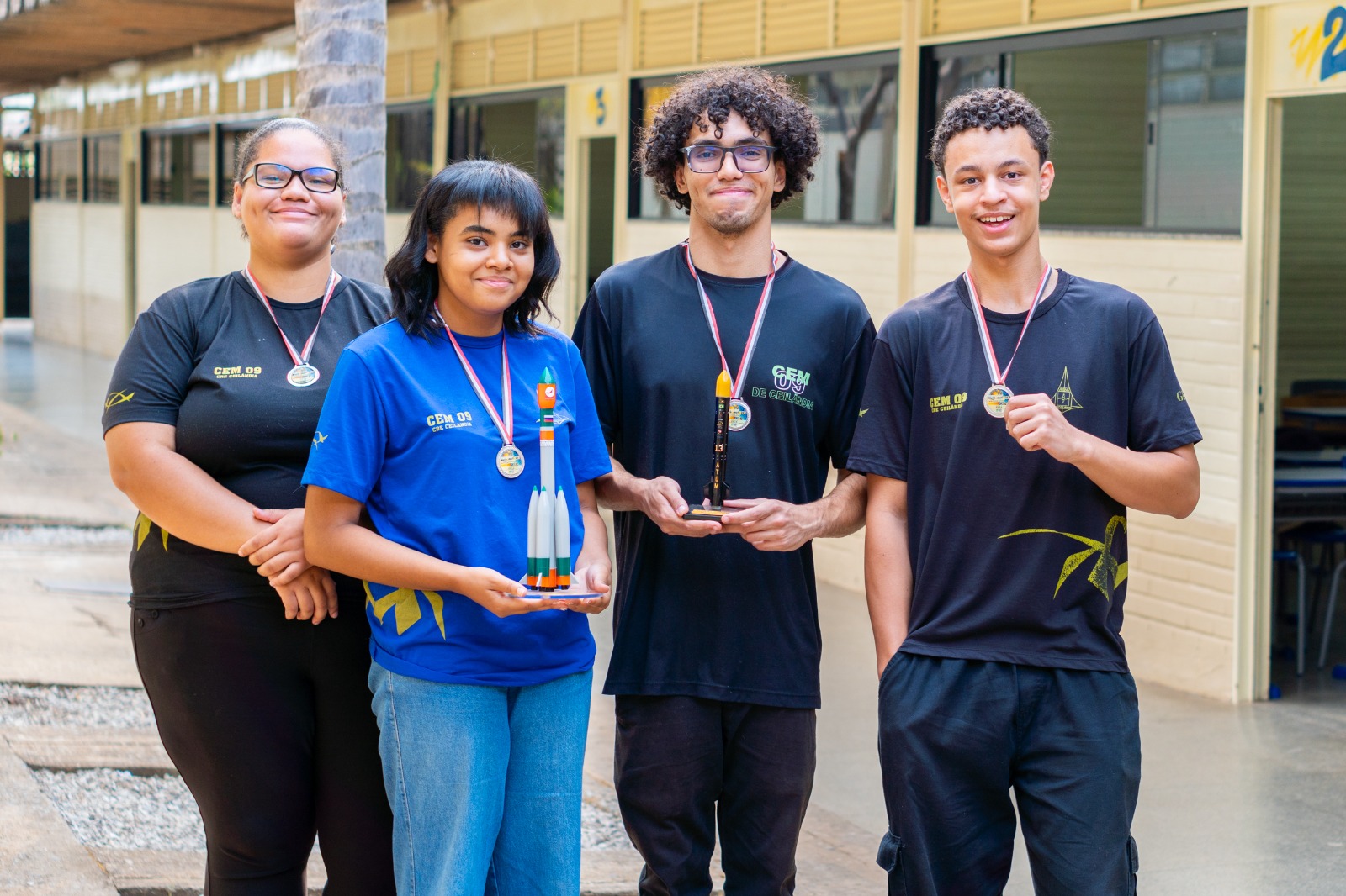 Alunos da rede pública conquistam ouro em Olimpíada Internacional de Matemática