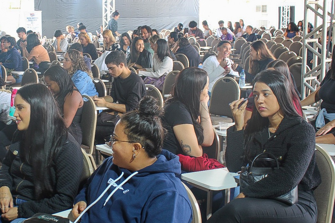 Alunos de Ceilândia participam de curso gratuito preparatório para o Enem