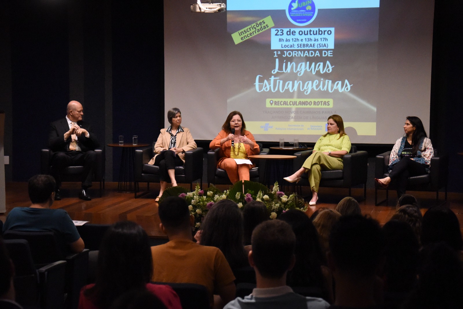 Jornada promove formação para professores de línguas estrangeiras