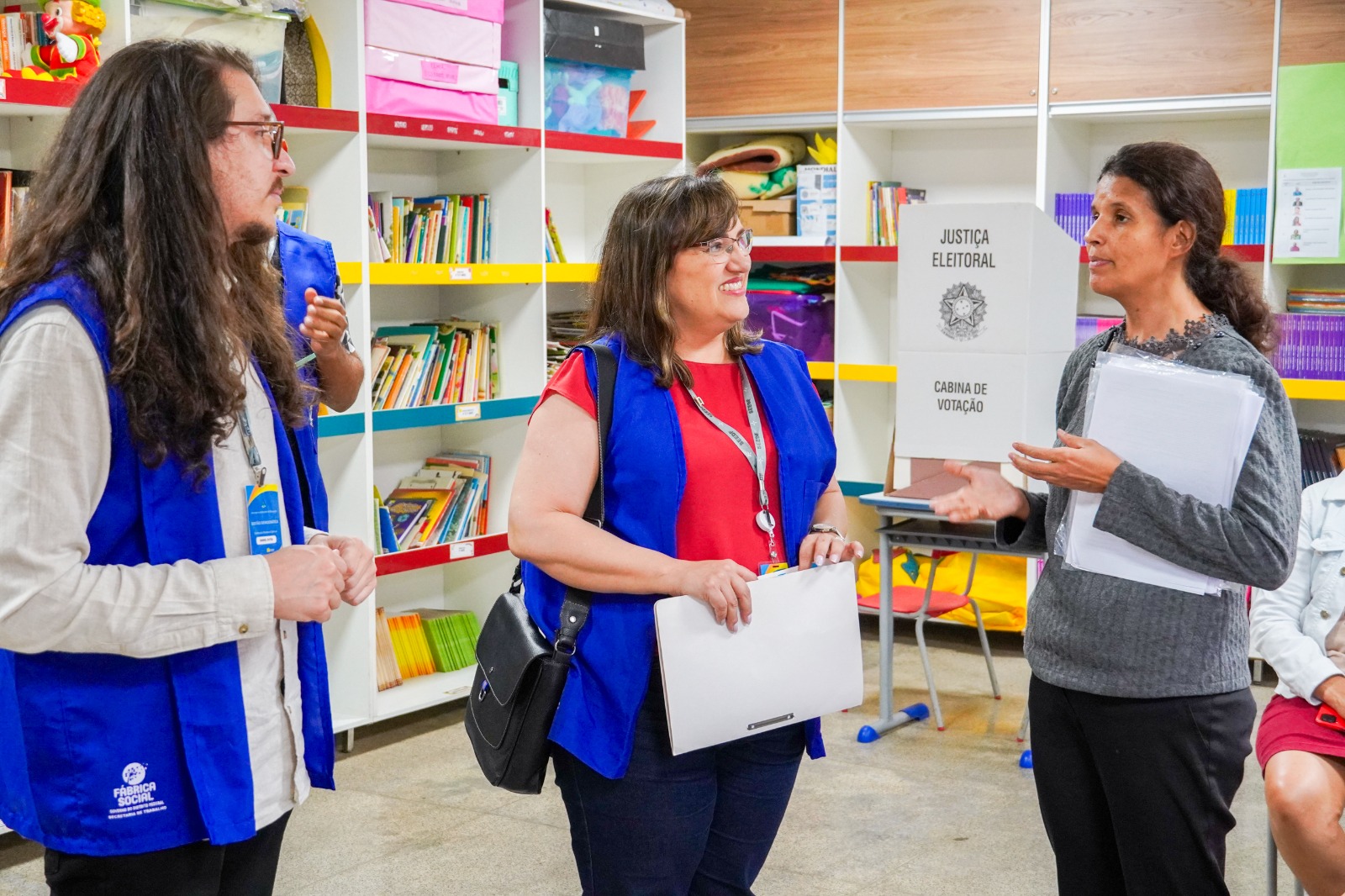 Eleições escolares complementares envolvem comunidade escolar na gestão democrática