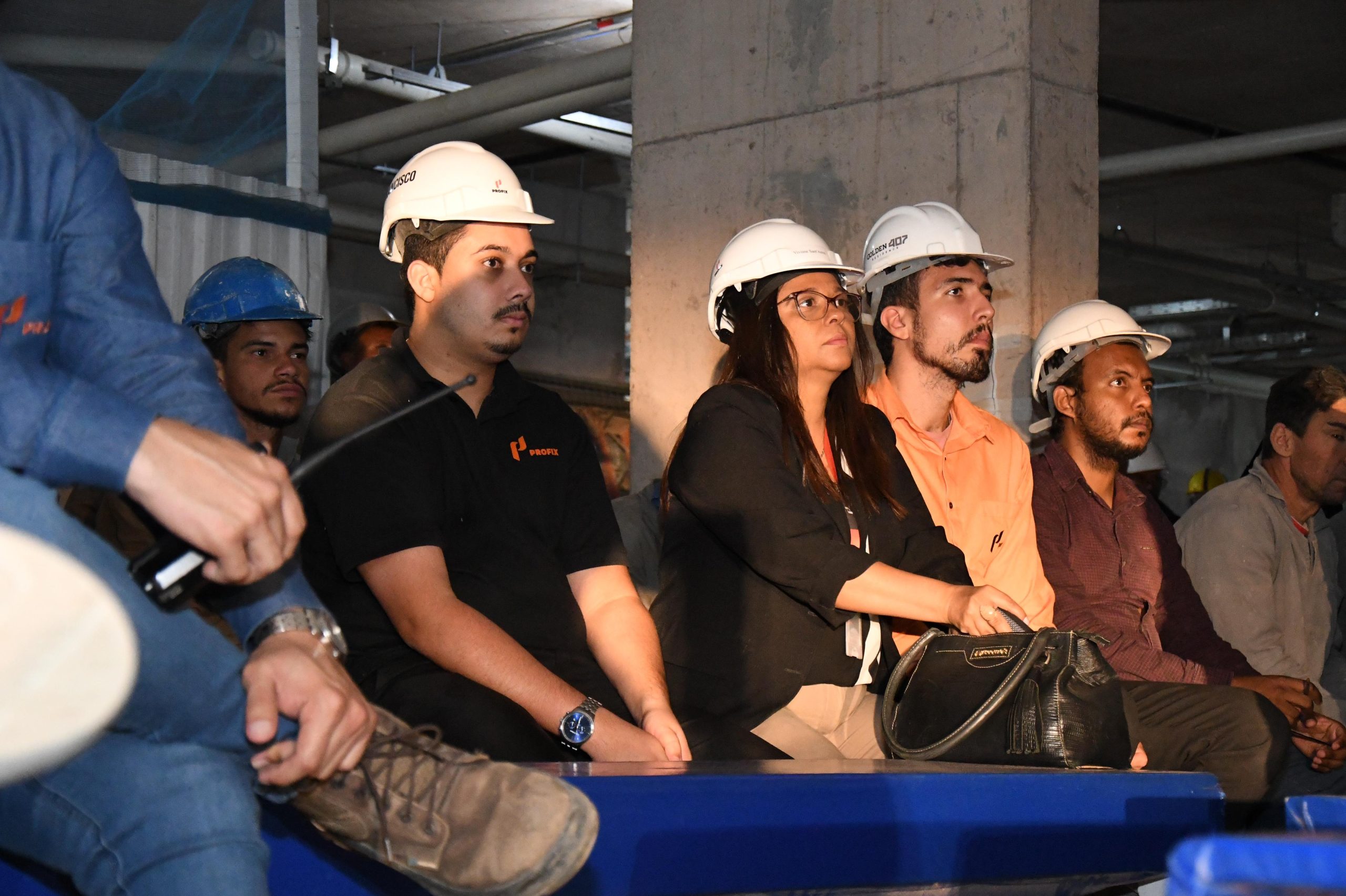 ‘Conversa com Eles’ debate violência doméstica com trabalhadores da construção civil de Samambaia