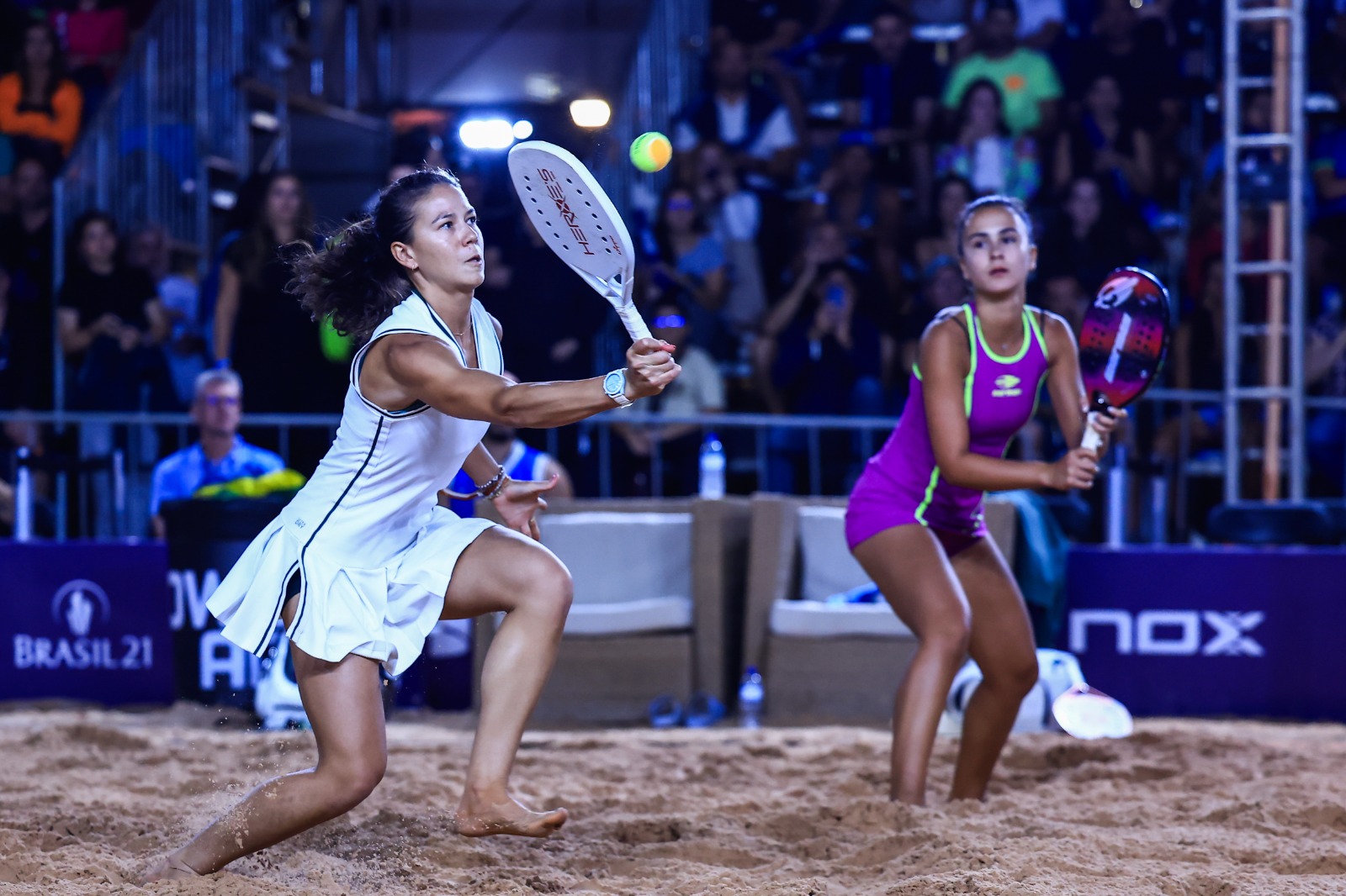 Atletas de seis países disputam o título inédito do ITF Beach Tennis Finals em Brasília