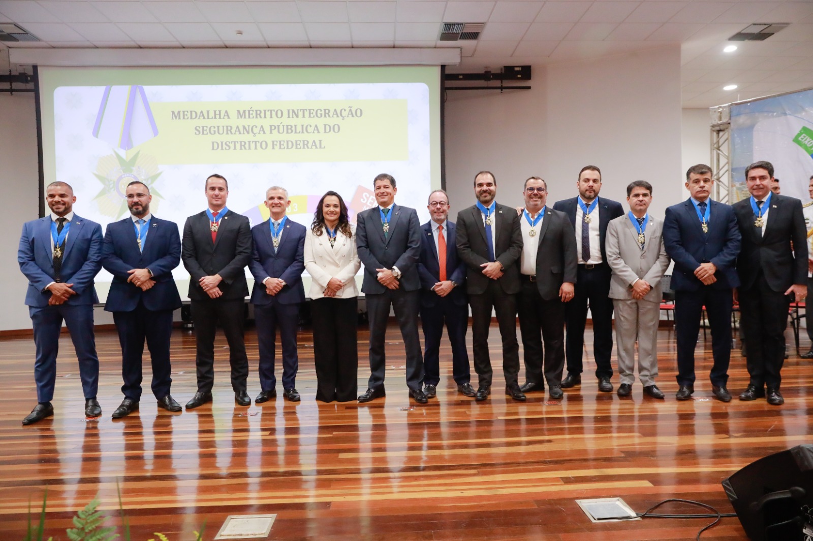 Autoridades são homenageadas com medalha Mérito Integração Segurança Pública