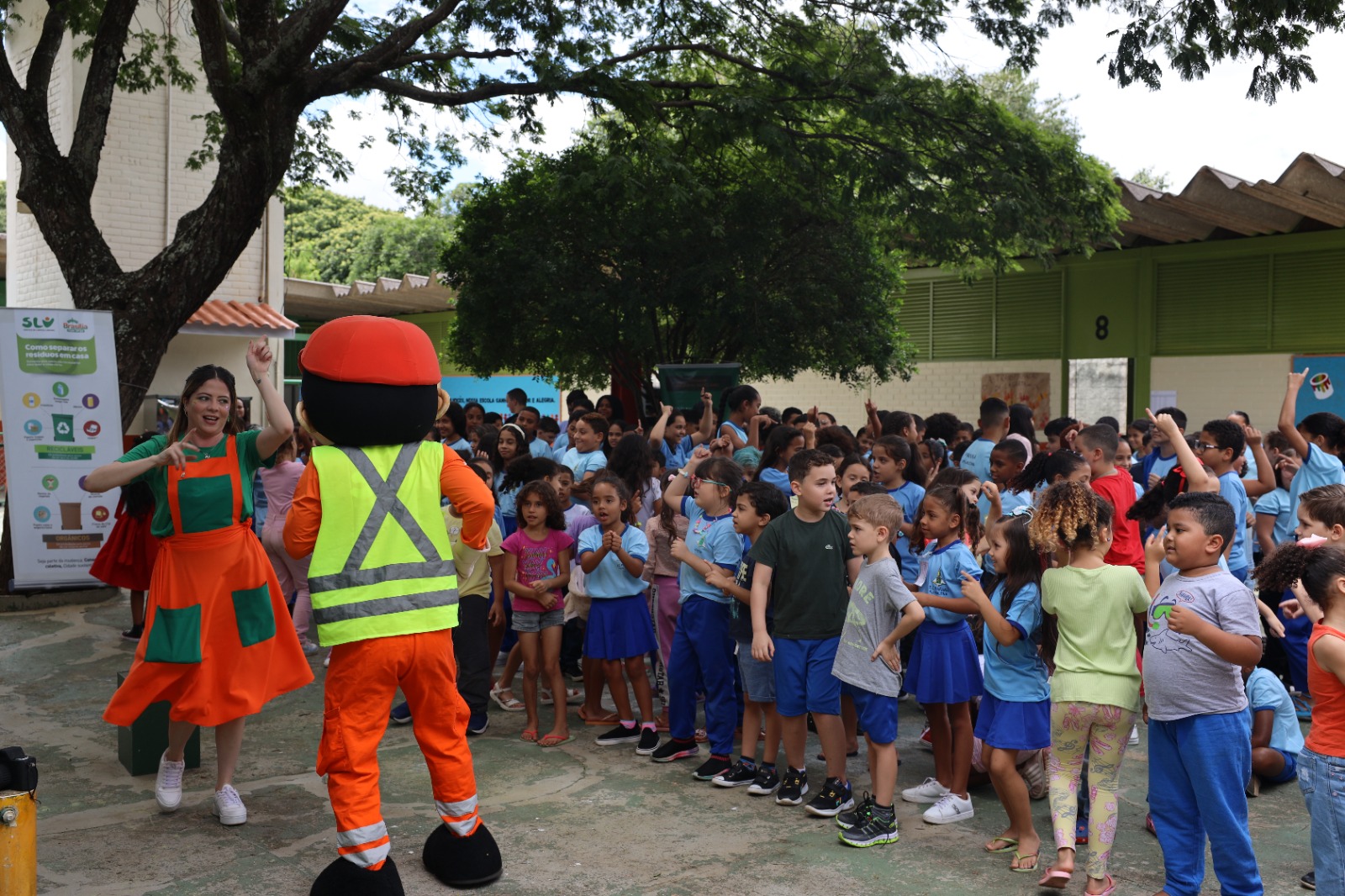 Estudantes da rede pública participam de ações de educação ambiental sobre resíduos
