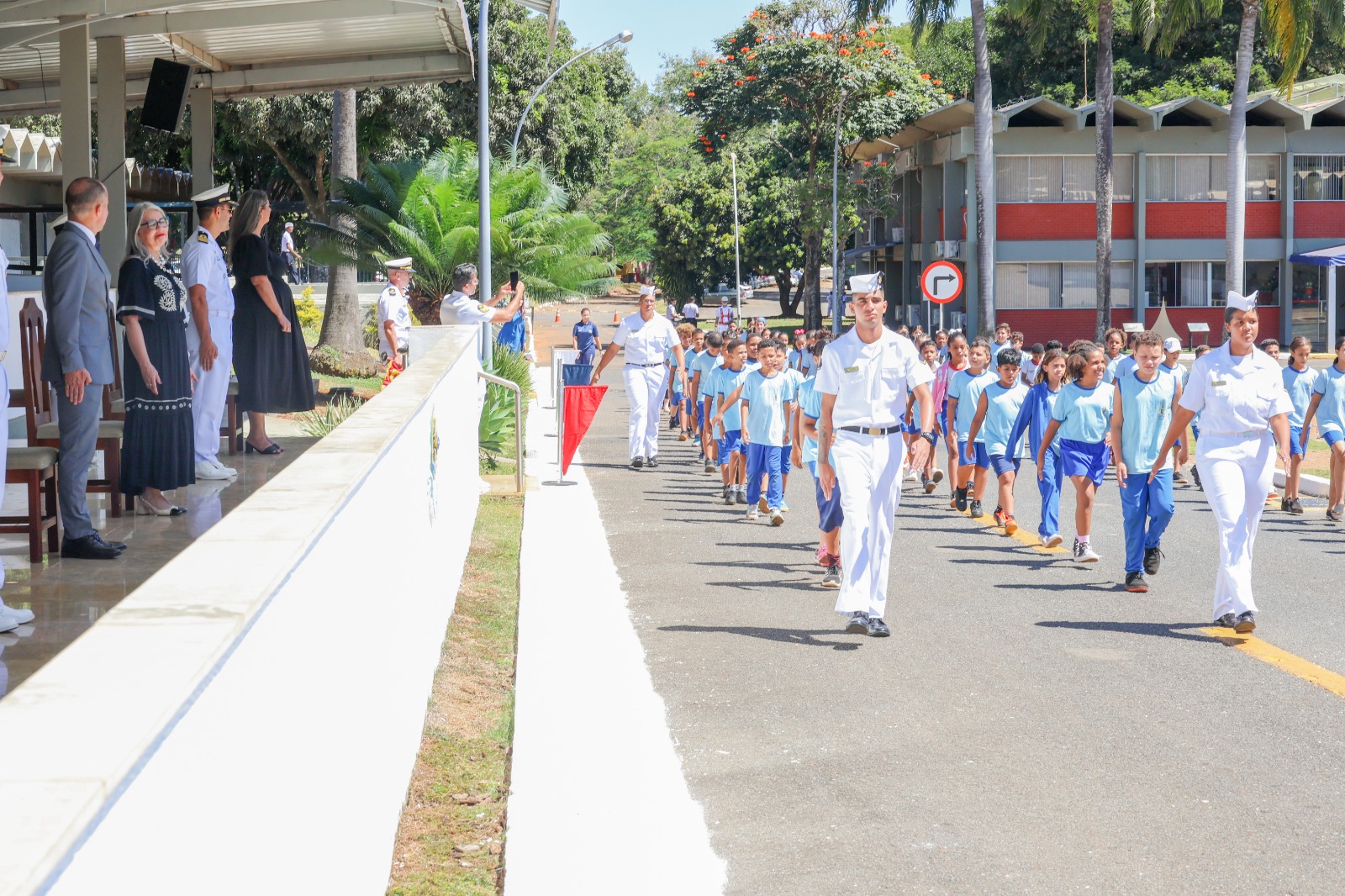 Forças no Esporte: SEEDF e Marinha do Brasil firmam acordo de cooperação
