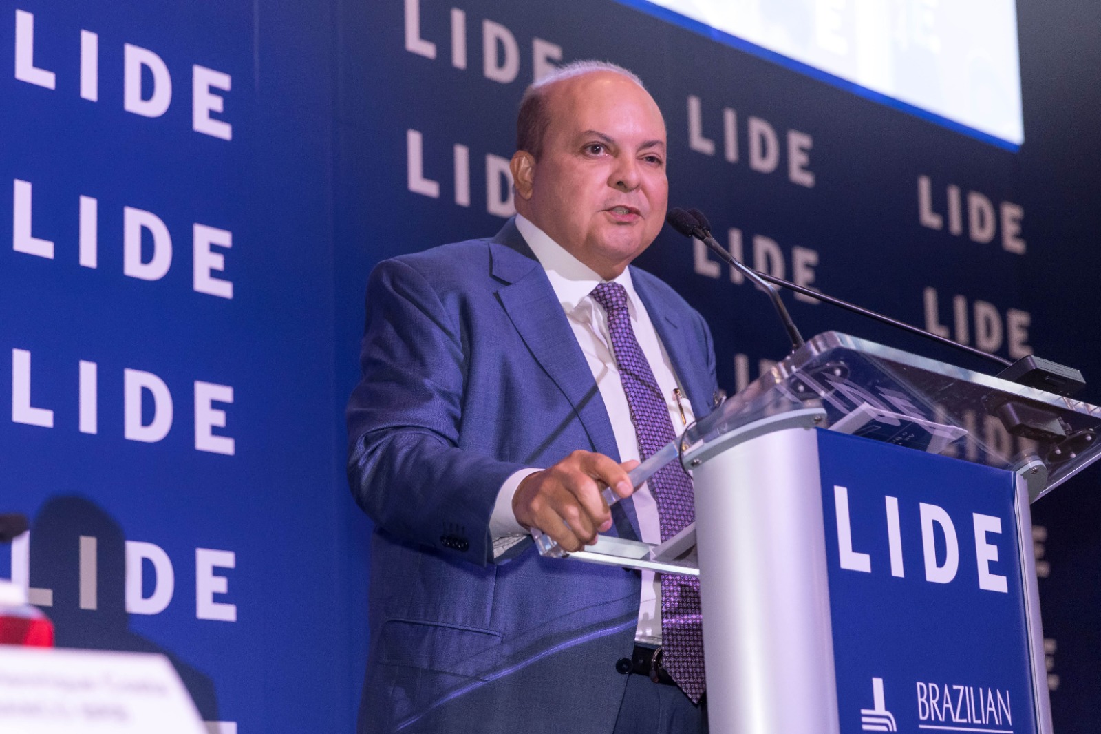 Ibaneis Rocha destaca potencial turístico e econômico do DF em fórum em Nova Iorque