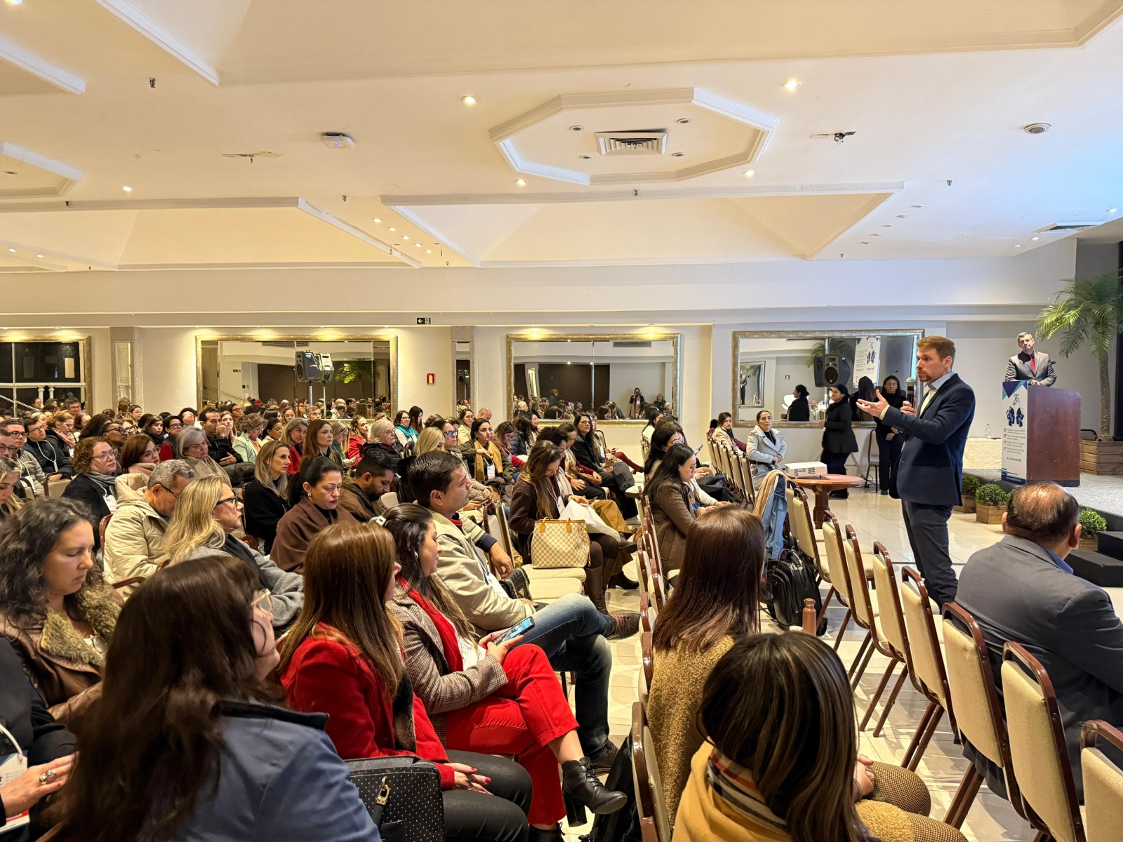 GDF marca presença em congresso internacional de Qualidade de Vida no Trabalho