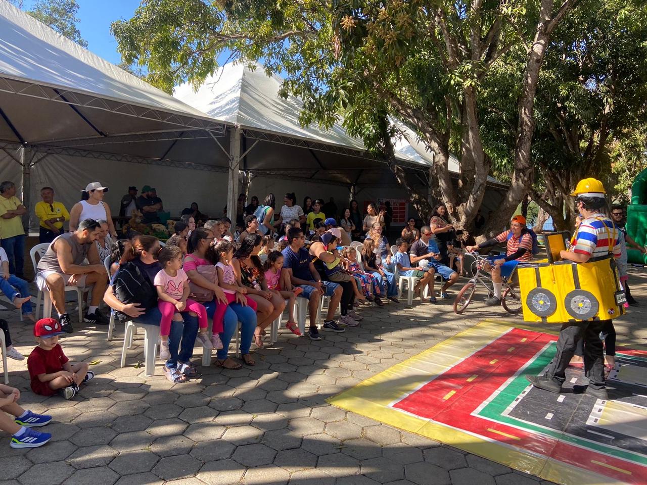 Fim de semana teve 11 mil pessoas orientadas sobre como transitar de forma segura