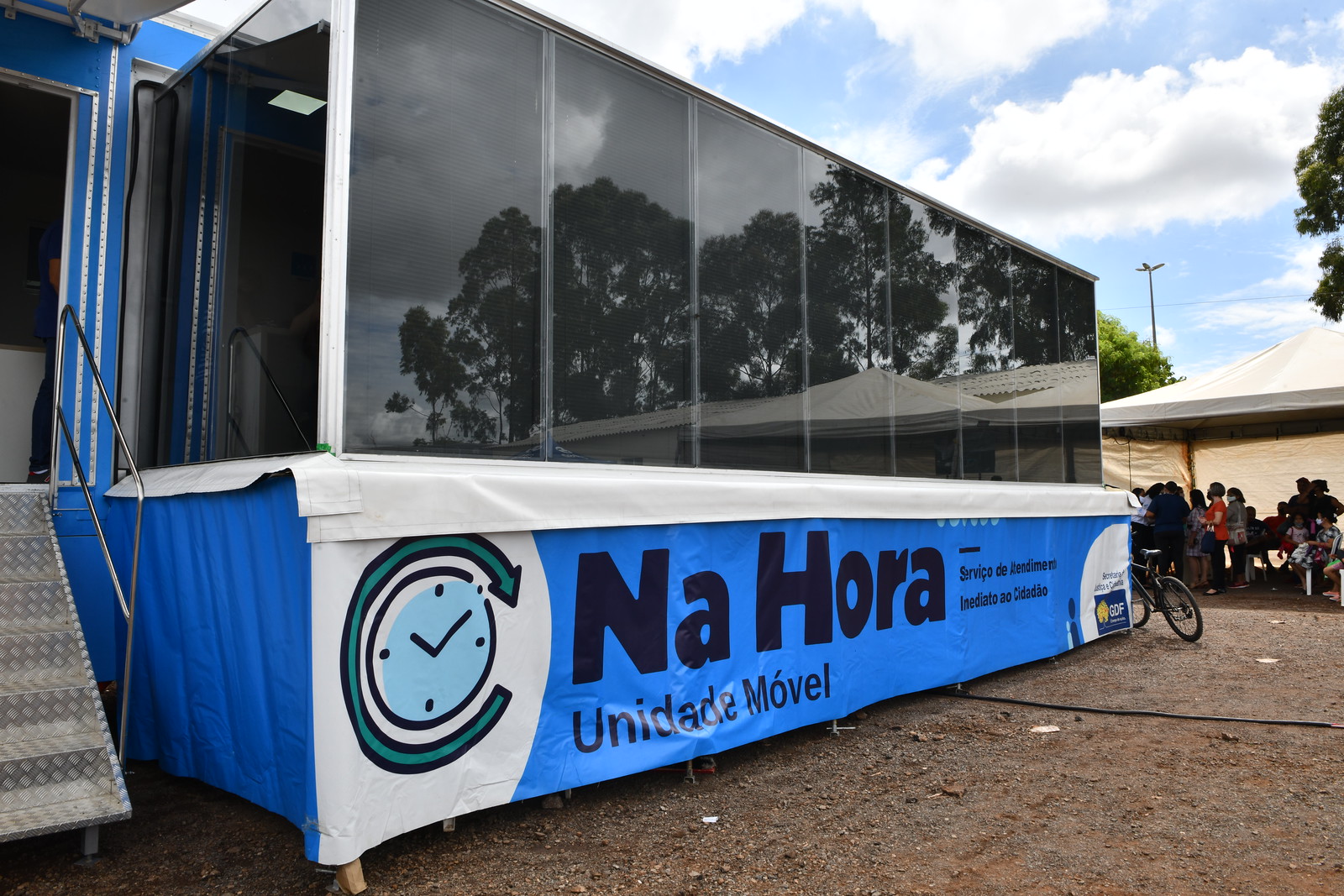 Carreta do Na Hora nas Cidades leva serviços ao público do Capital Moto Week 2025