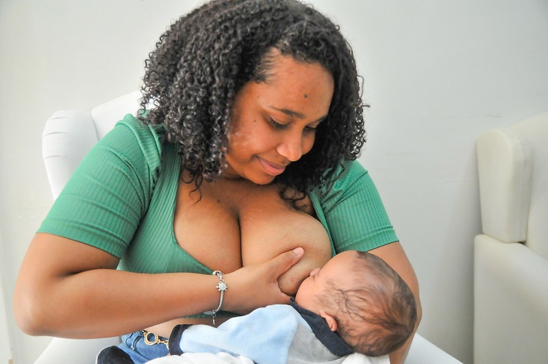 Campanha promove Agosto Dourado com vídeo institucional sobre a importância do aleitamento materno