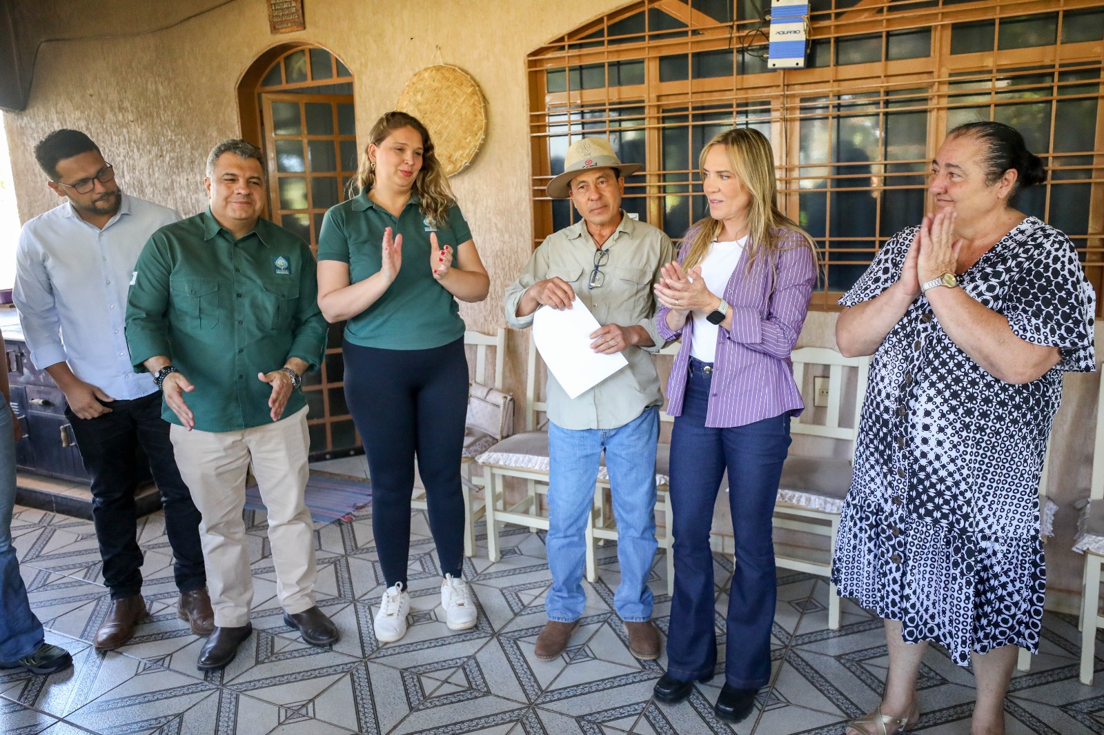 Governadora em exercício Celina Leão entrega licenças ambientais a produtores rurais de Planaltina