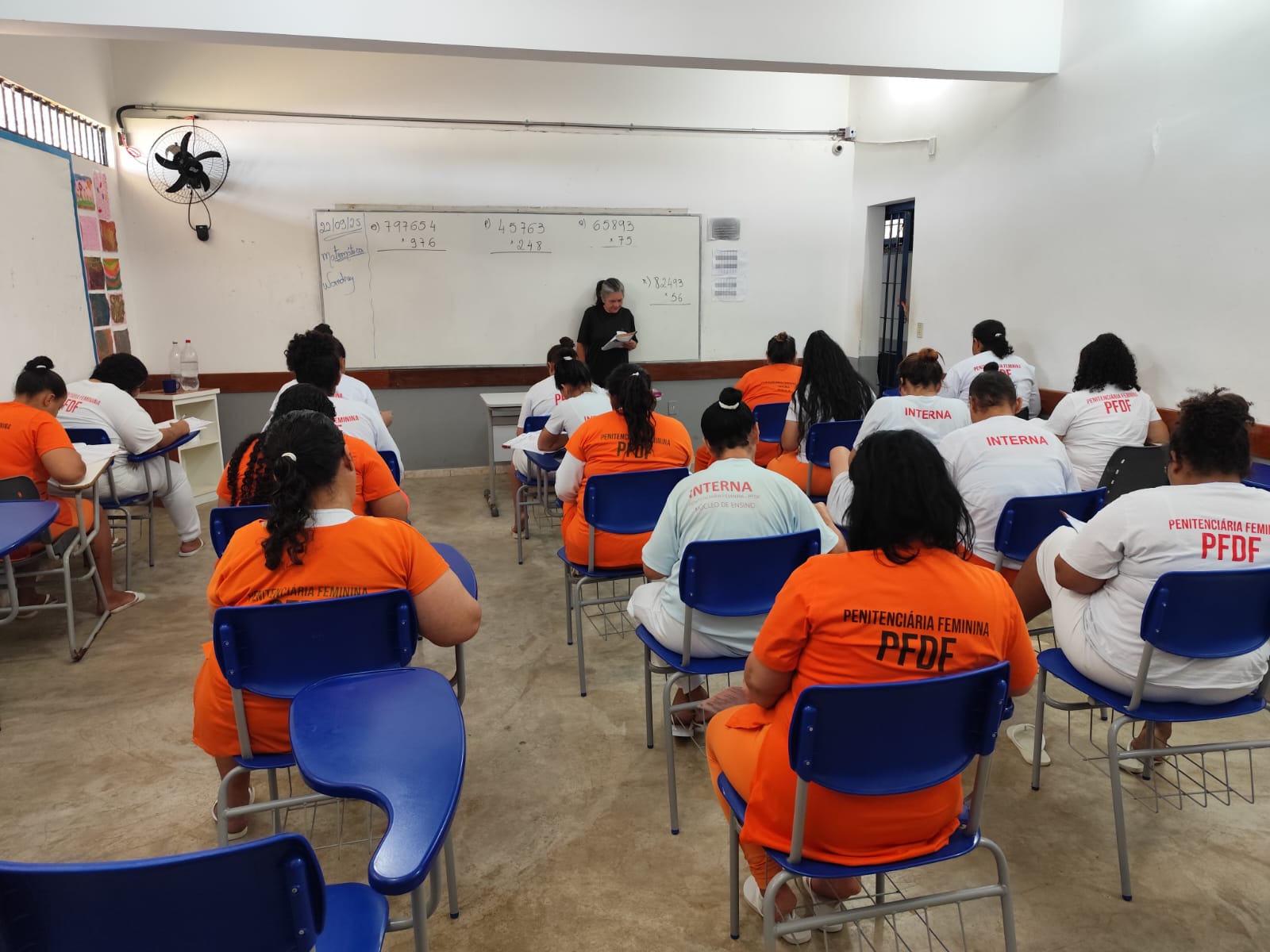 Mais de 5 mil reeducandos fazem provas do Encceja nas unidades penais do DF