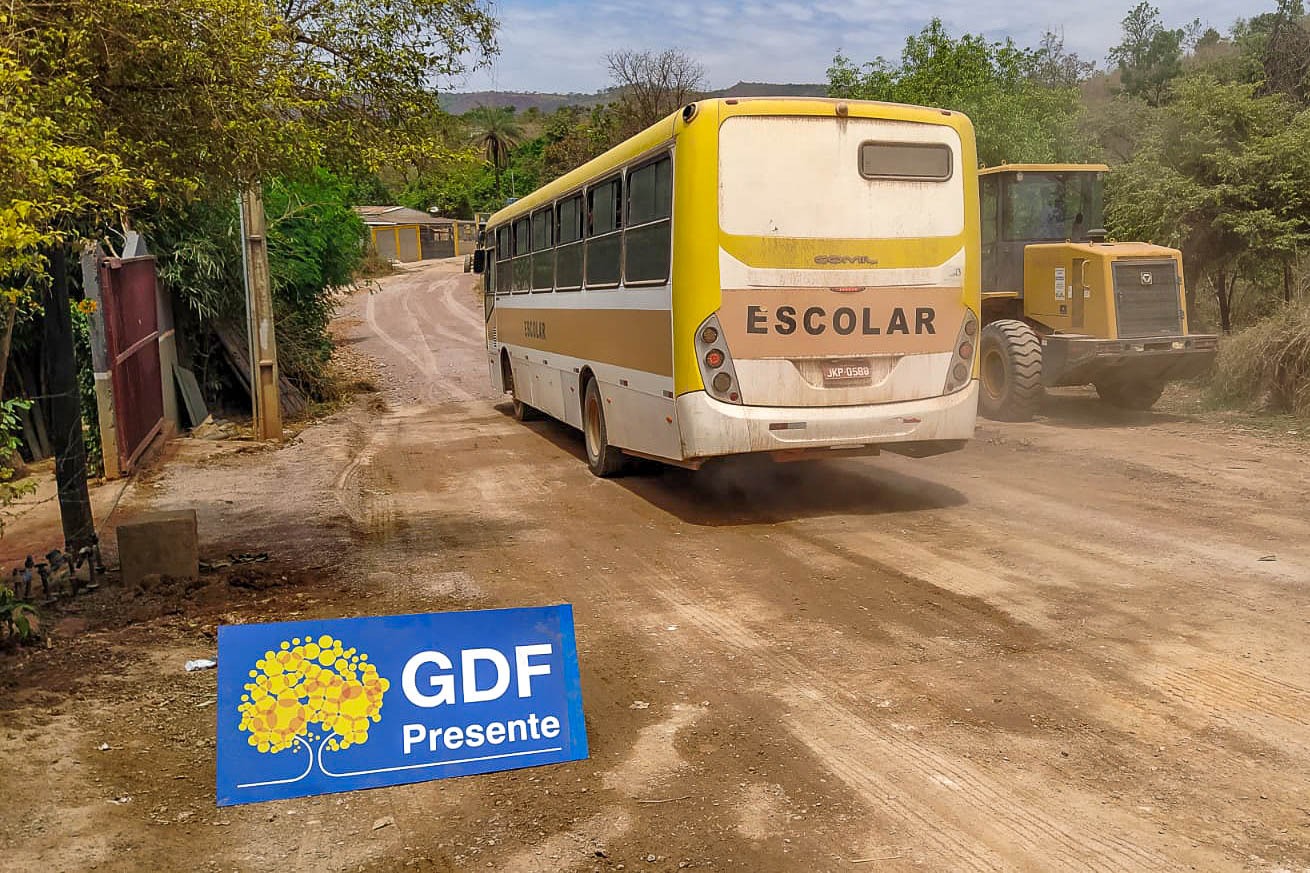 GDF garante acesso seguro à Escola Classe Catingueiro com nivelamento de estrada rural na Fercal